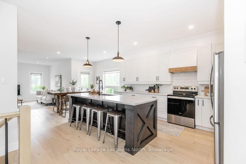 Photo 4 of 48 Meadowlark Boulevard, Wasaga Beach — HOMEH