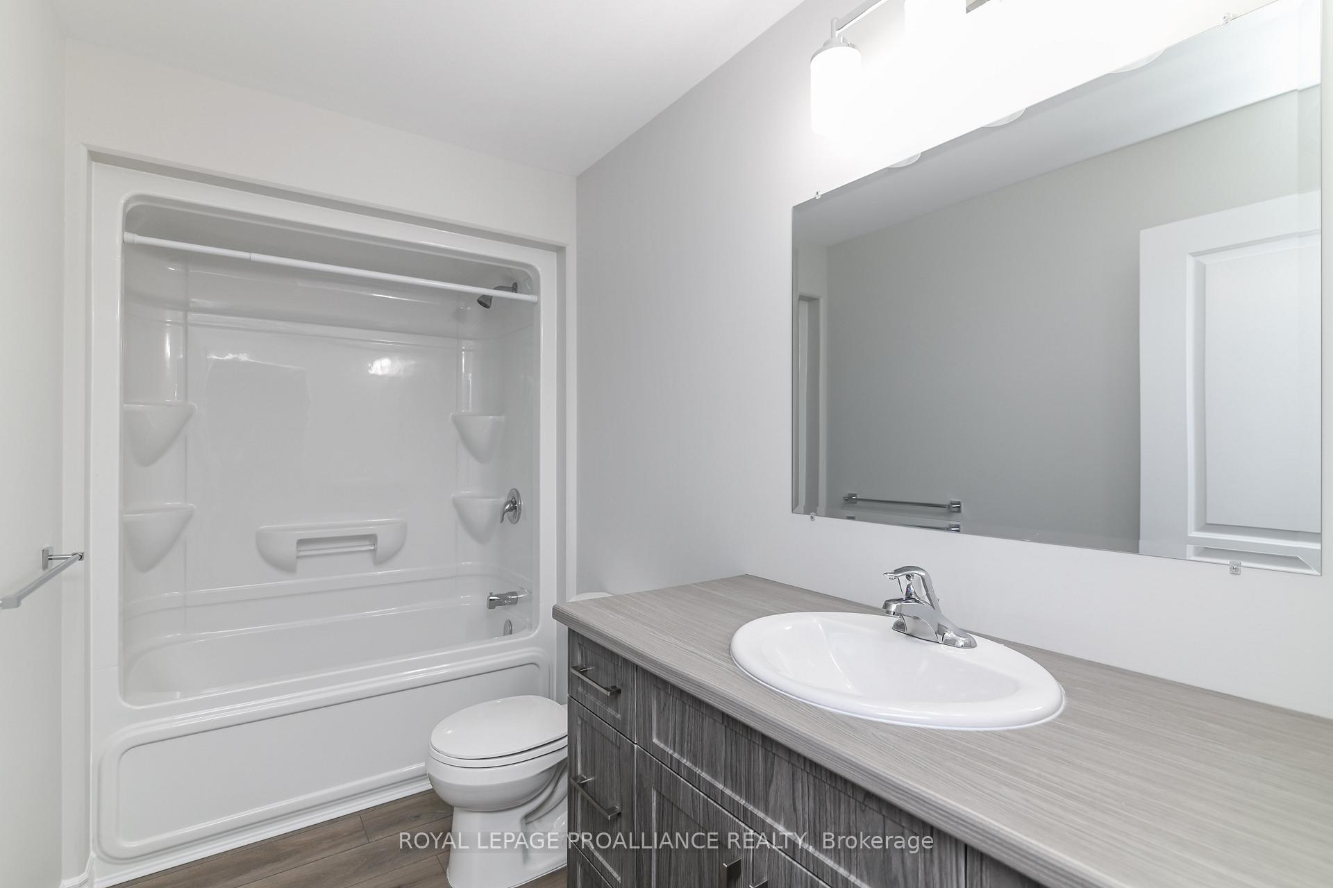 Photo 11 of Unit B, 116 Sienna Avenue, Belleville, Belleville Ward — HOMEH