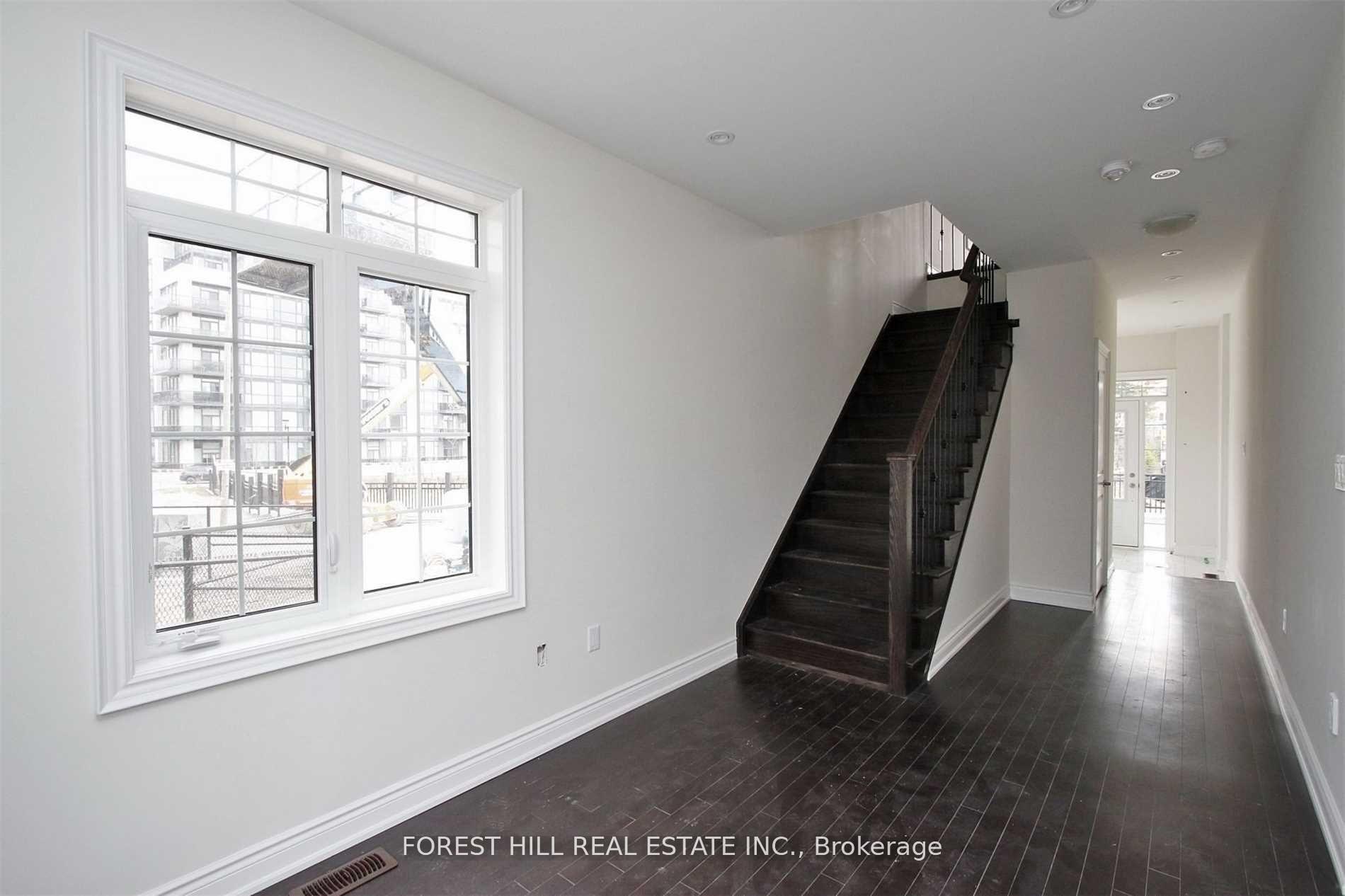 Photo 3 of 61 Glazebrook Avenue, Vaughan, East Woodbridge — HOMEH