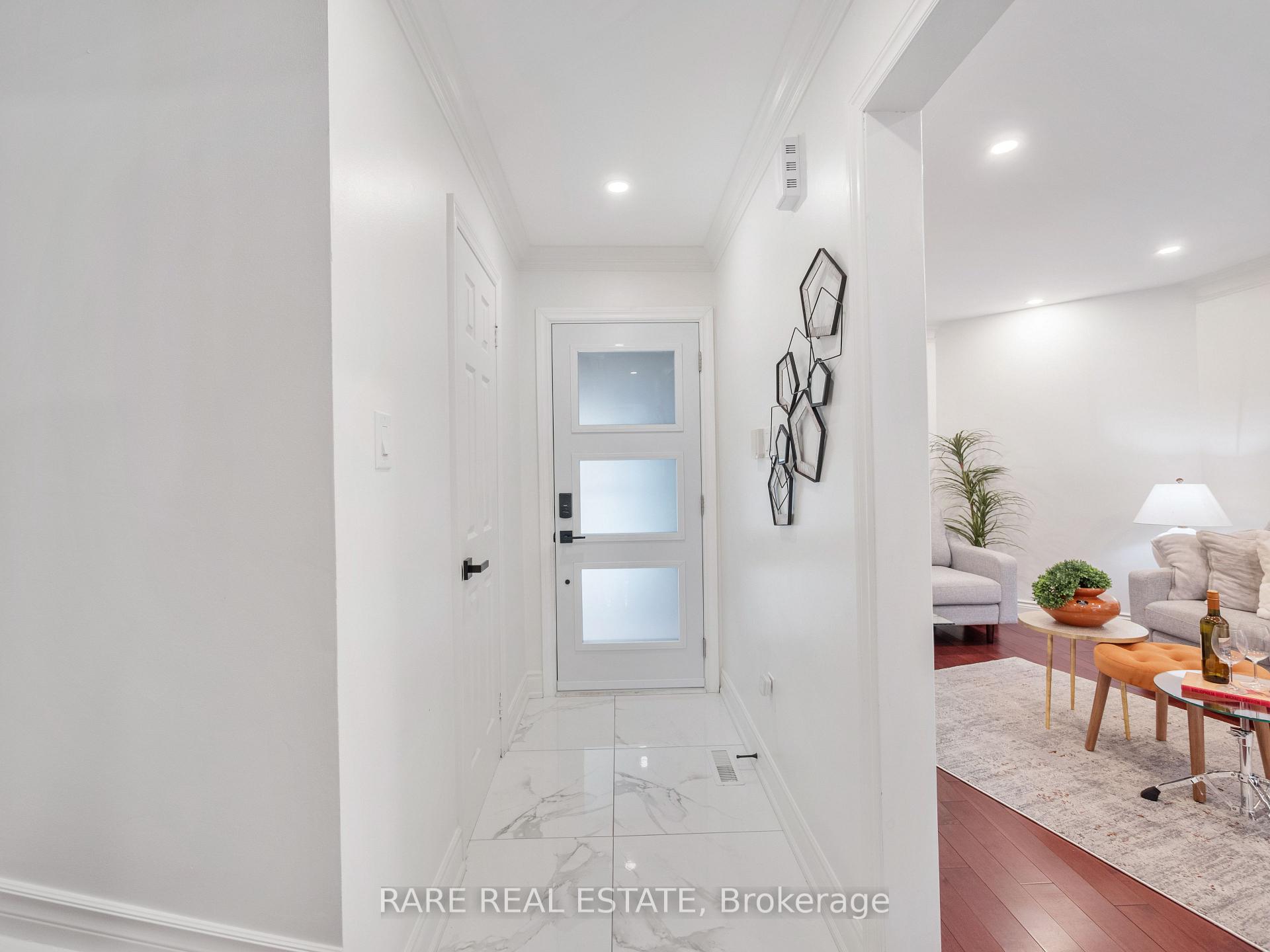 Photo 3 of 158 Borrows Street, Vaughan, Lakeview Estates — HOMEH