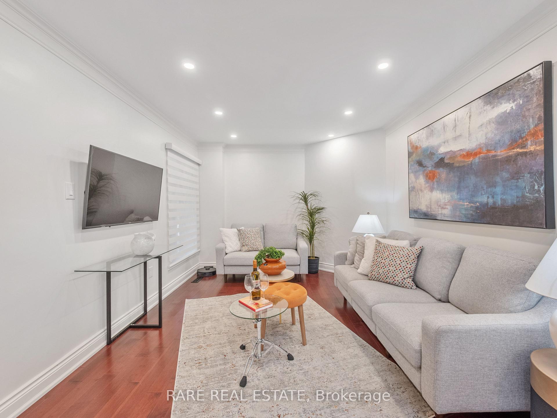 Photo 4 of 158 Borrows Street, Vaughan, Lakeview Estates — HOMEH