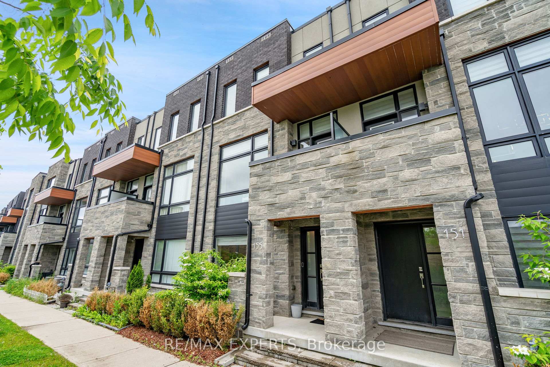 Photo 2 of 155 Carpaccio Avenue, Vaughan, Vellore Village — HOMEH