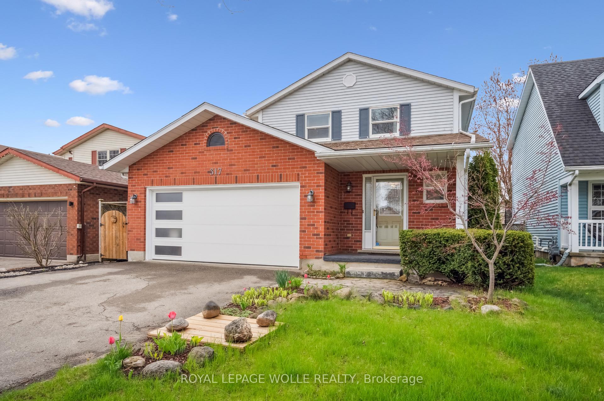 Photo 3 of 317 Bushview Crescent, Waterloo — HOMEH