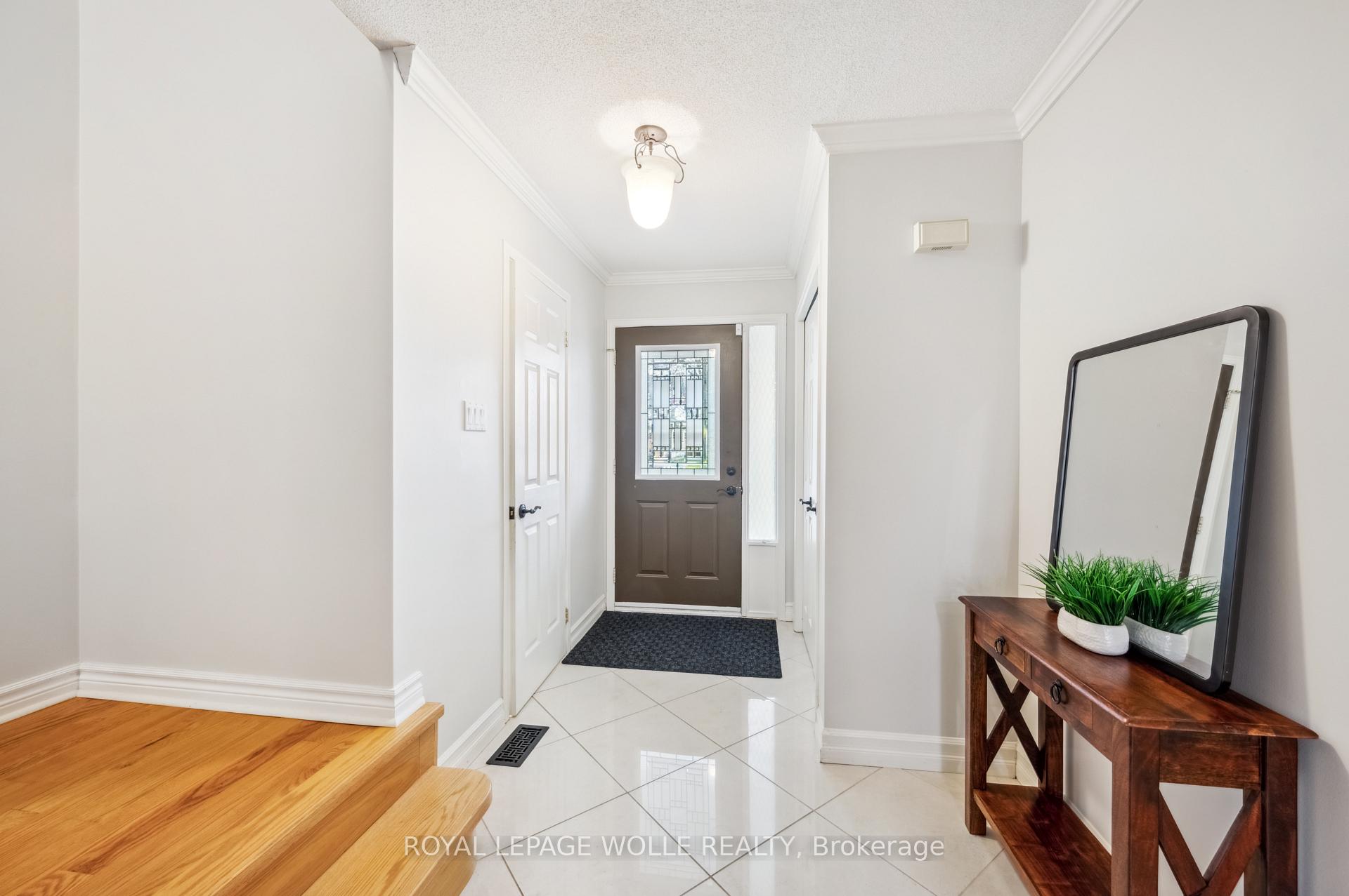 Photo 5 of 317 Bushview Crescent, Waterloo — HOMEH