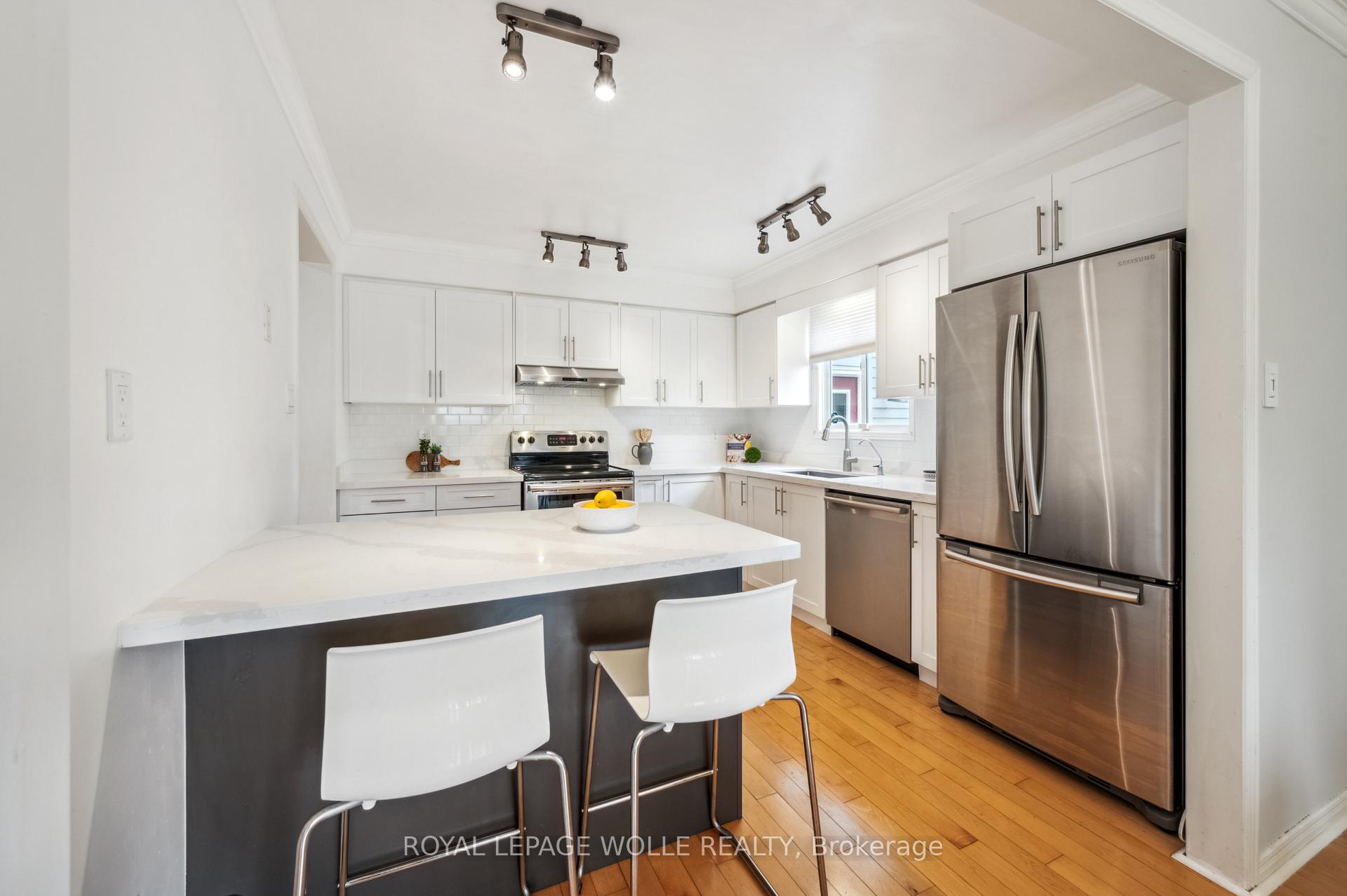 Photo 11 of 317 Bushview Crescent, Waterloo — HOMEH