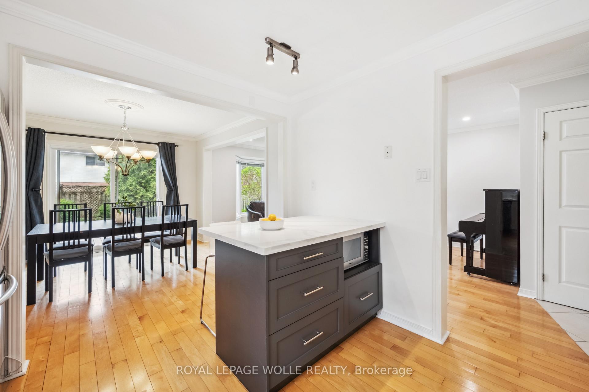 Photo 13 of 317 Bushview Crescent, Waterloo — HOMEH