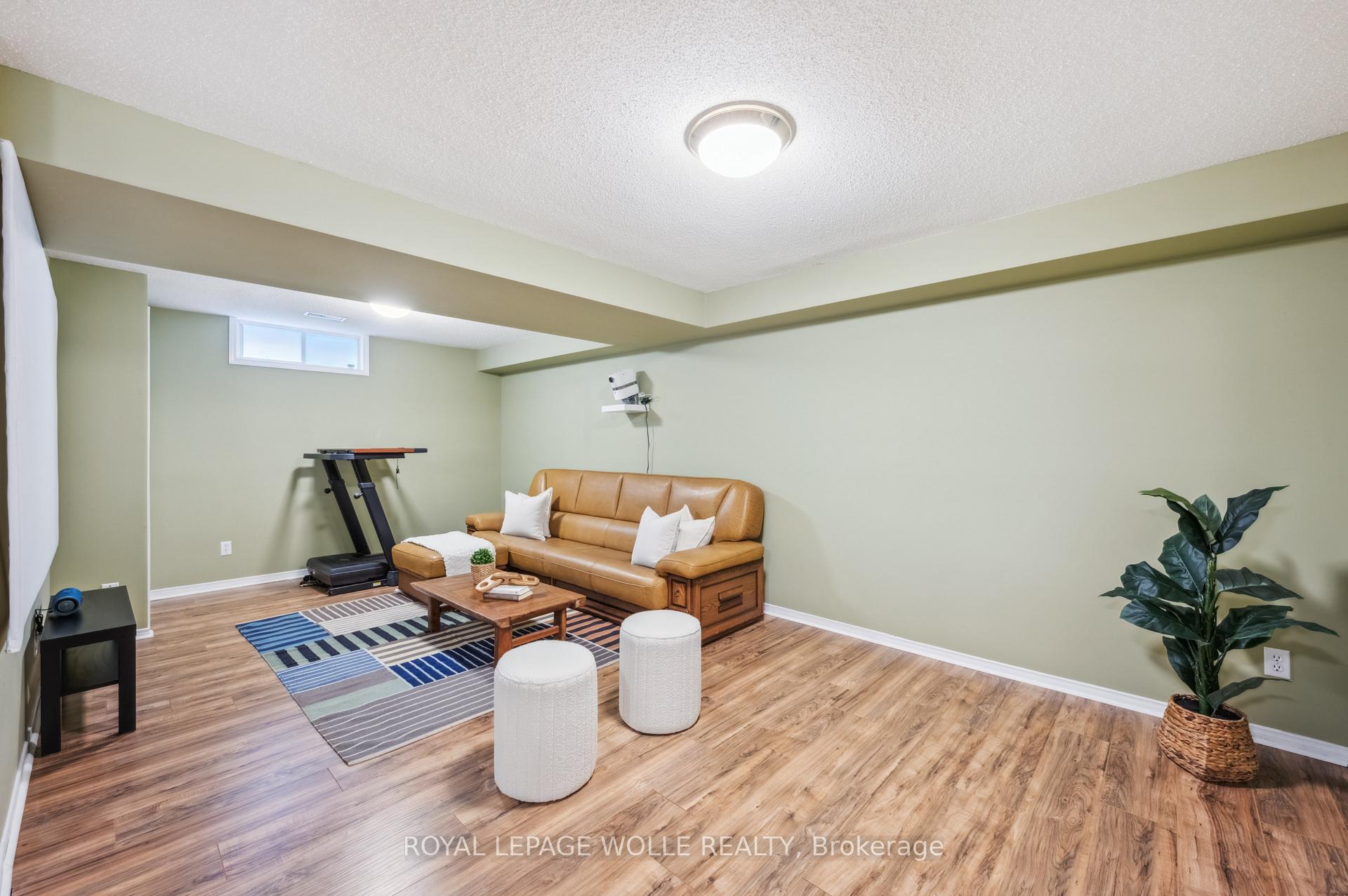 Photo 27 of 317 Bushview Crescent, Waterloo — HOMEH