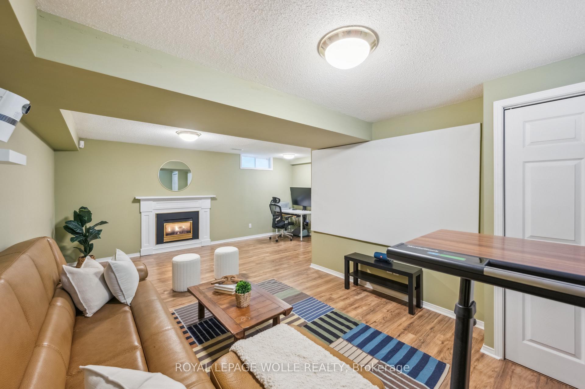 Photo 28 of 317 Bushview Crescent, Waterloo — HOMEH