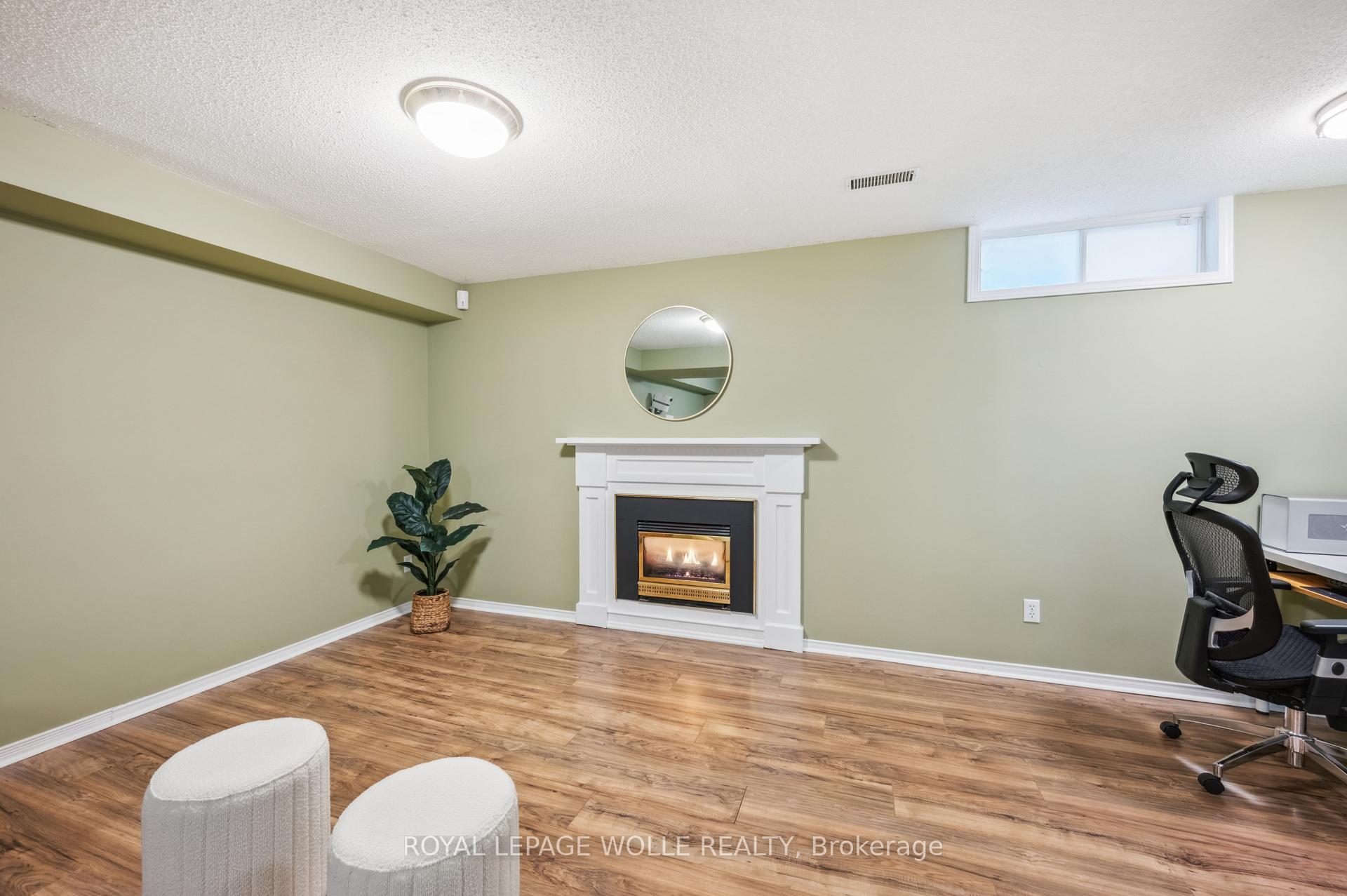 Photo 29 of 317 Bushview Crescent, Waterloo — HOMEH