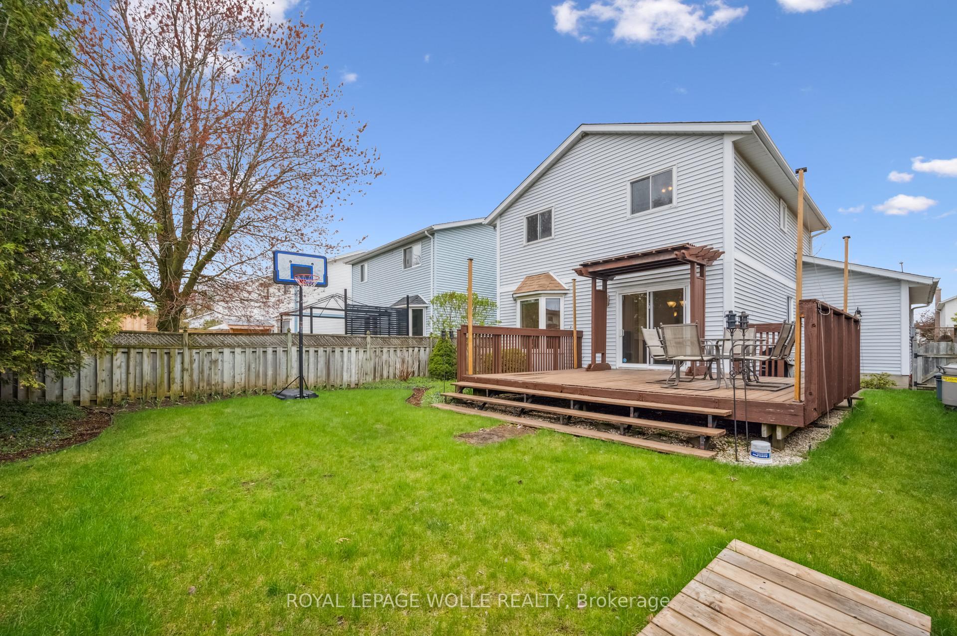 Photo 36 of 317 Bushview Crescent, Waterloo — HOMEH