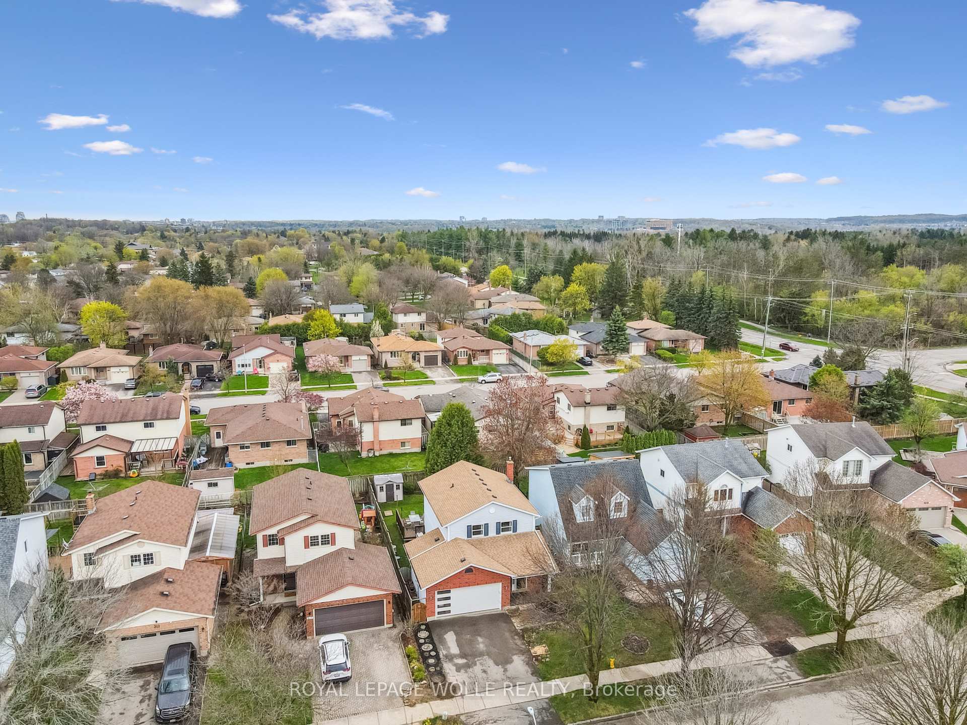 Photo 40 of 317 Bushview Crescent, Waterloo — HOMEH