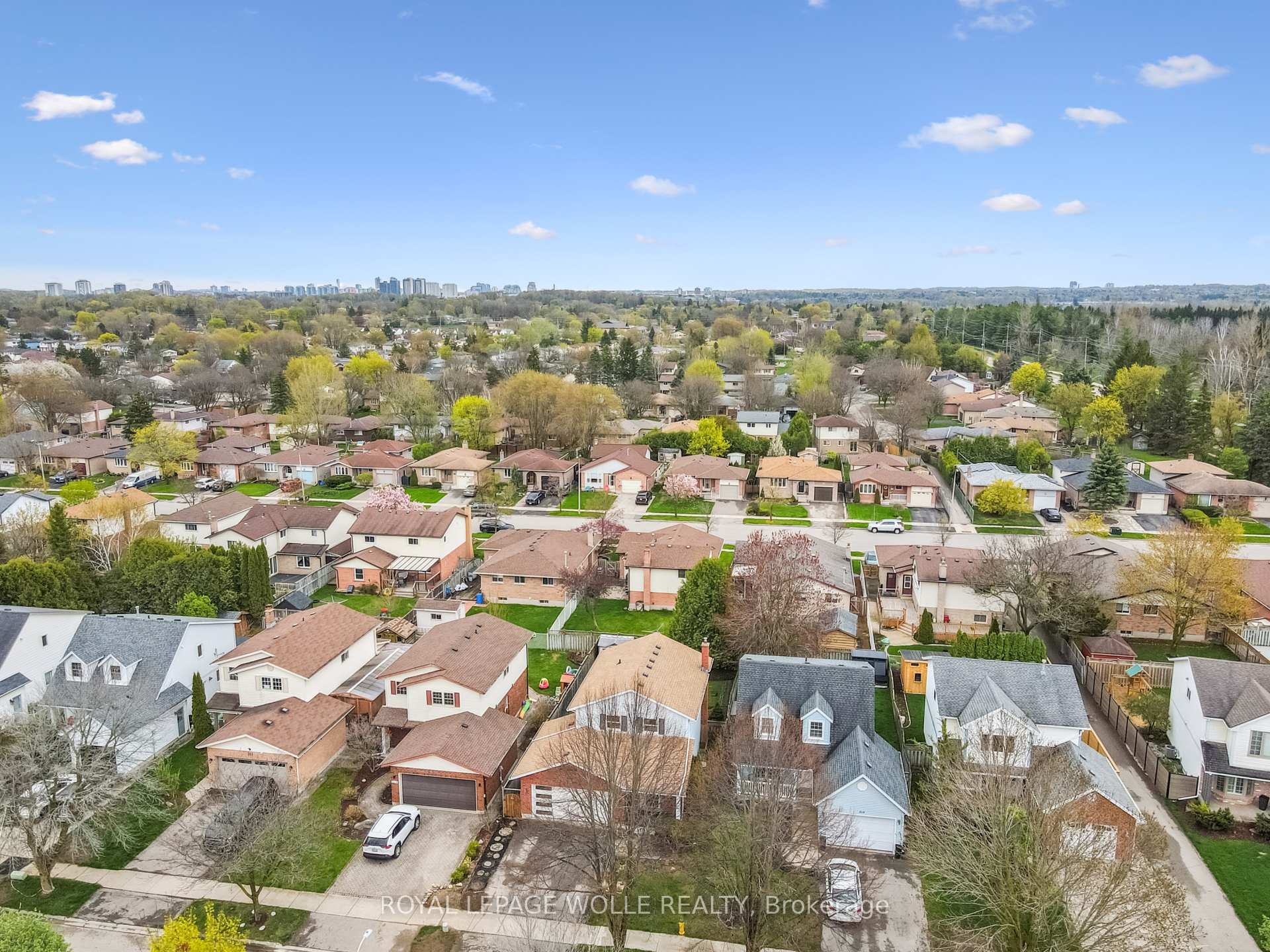 Photo 41 of 317 Bushview Crescent, Waterloo — HOMEH