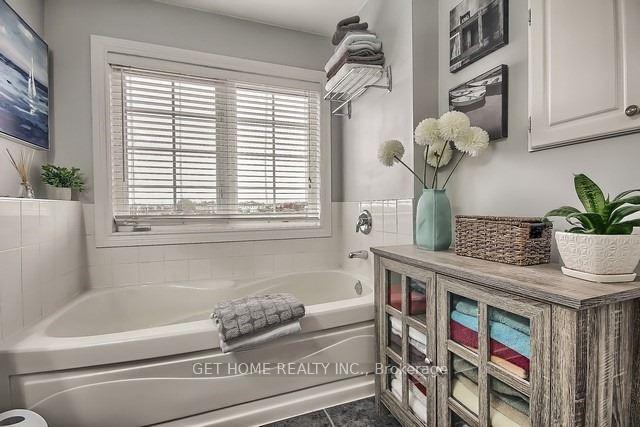 Photo 7 of 109 Civic Centre Drive, Whitby, Pringle Creek — HOMEH