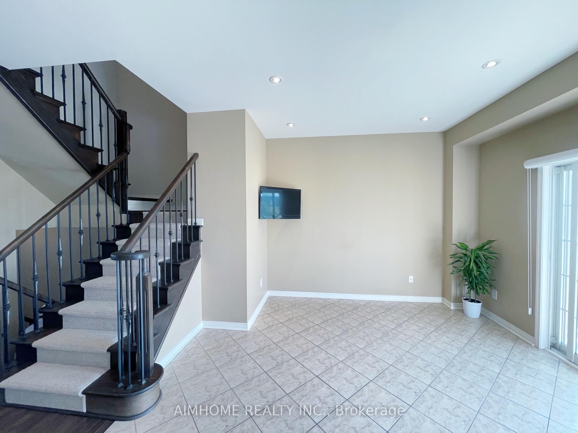 Photo 15 of 86 Chapman Court, Aurora, Aurora Grove — HOMEH