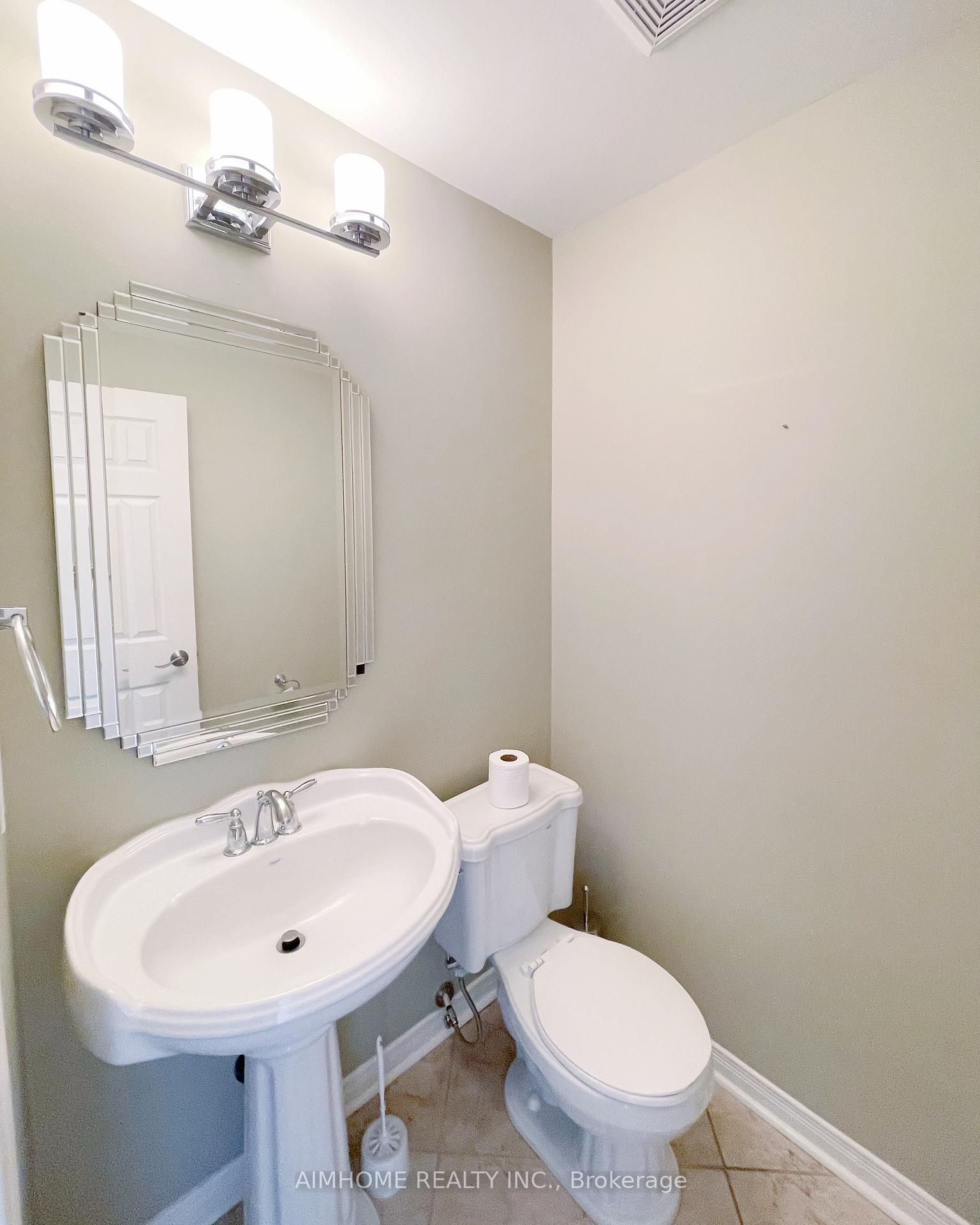 Photo 10 of 86 Chapman Court, Aurora, Aurora Grove — HOMEH