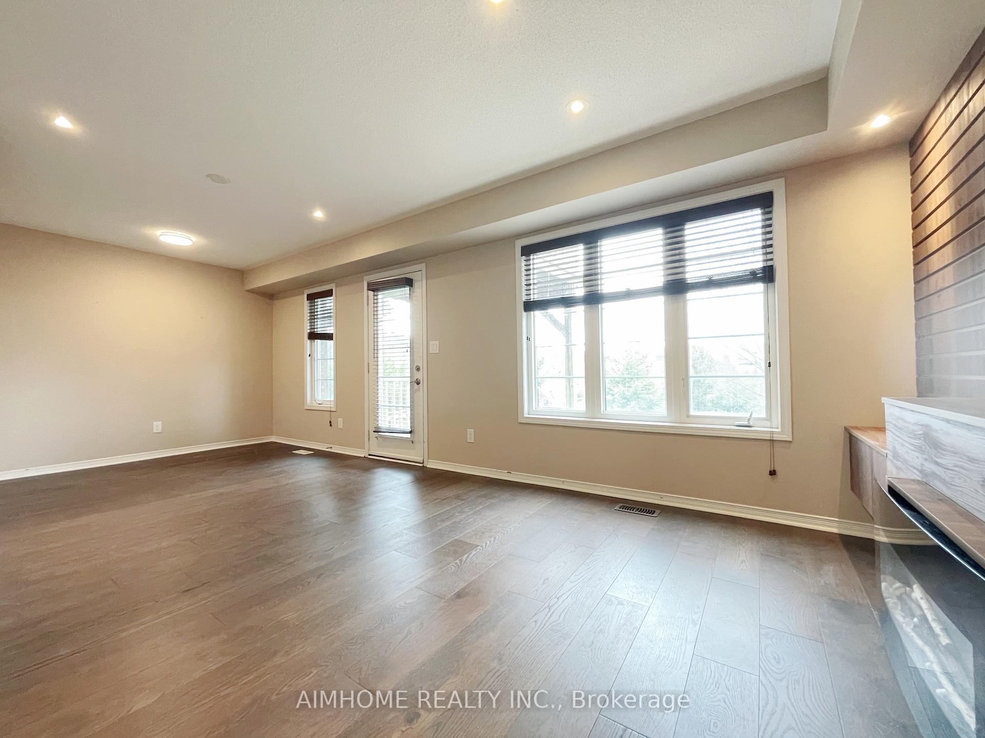 Photo 22 of 86 Chapman Court, Aurora, Aurora Grove — HOMEH