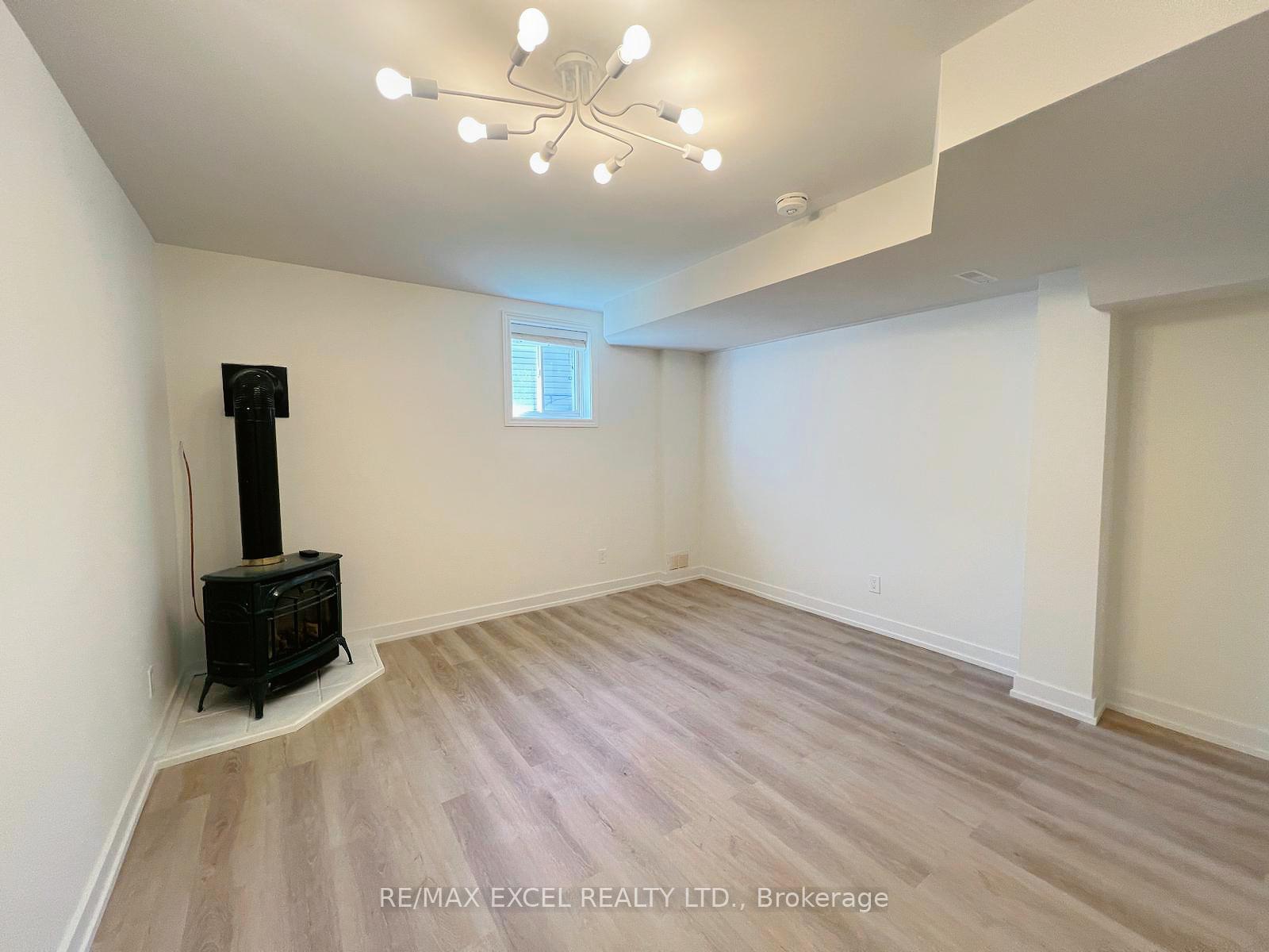 Photo 8 of Unit Basement, 30 Amanda Avenue, Whitby, Brooklin — HOMEH