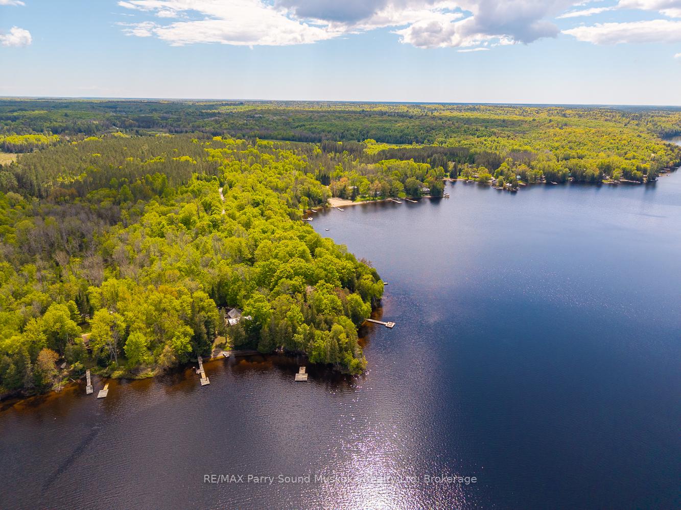 Photo 4 of 24 Pine Grove, Whitestone, Hagerman — HOMEH