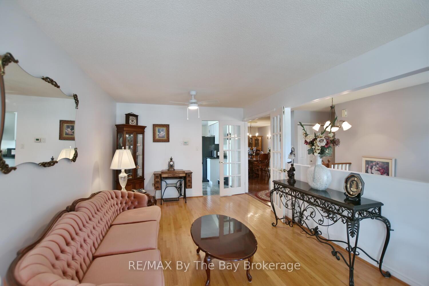 Photo 6 of 41 Evergreen Crescent, Wasaga Beach — HOMEH