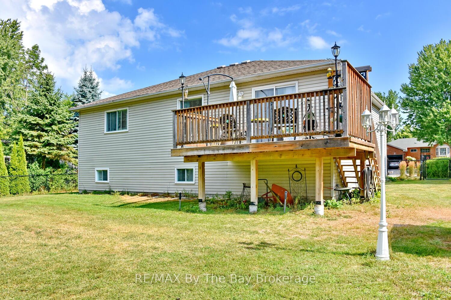 Photo 36 of 41 Evergreen Crescent, Wasaga Beach — HOMEH