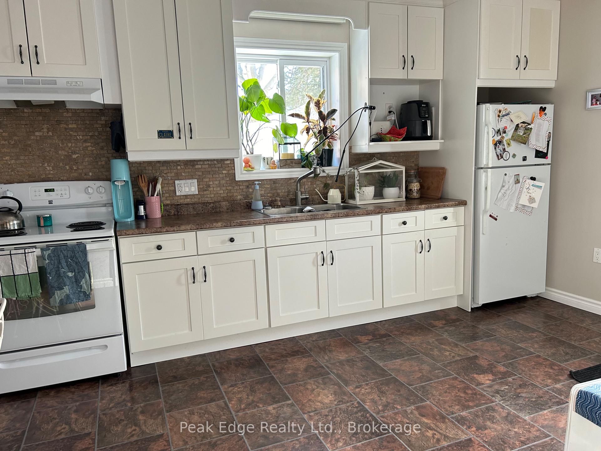 Photo 12 of 541 Mill Street, West Grey — HOMEH
