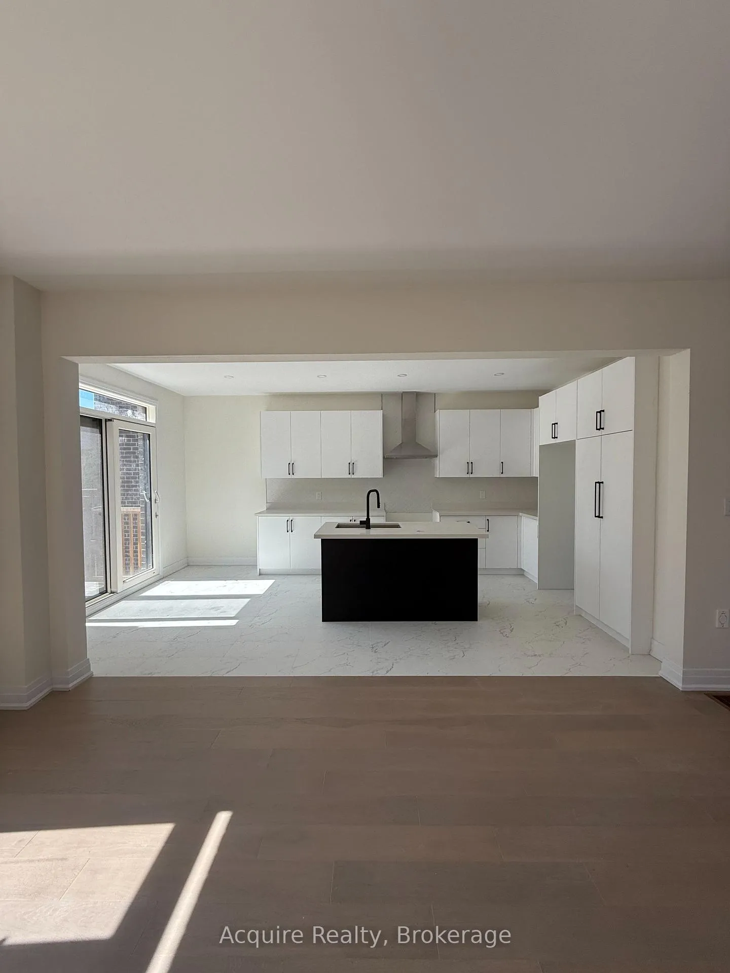 Photo 4 of 11 Dagenham Drive, Whitby, Rural Whitby — HOMEH