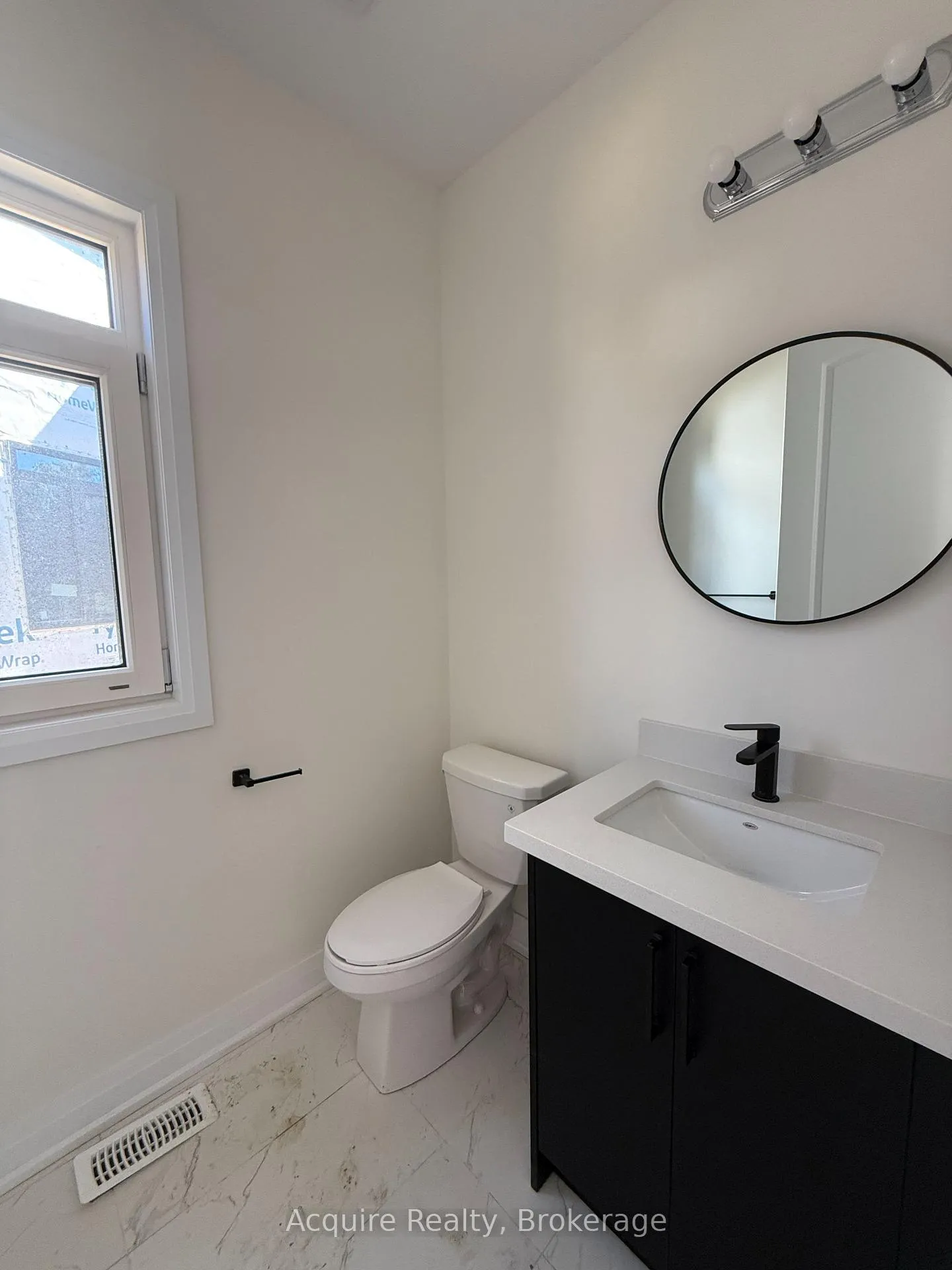 Photo 8 of 11 Dagenham Drive, Whitby, Rural Whitby — HOMEH