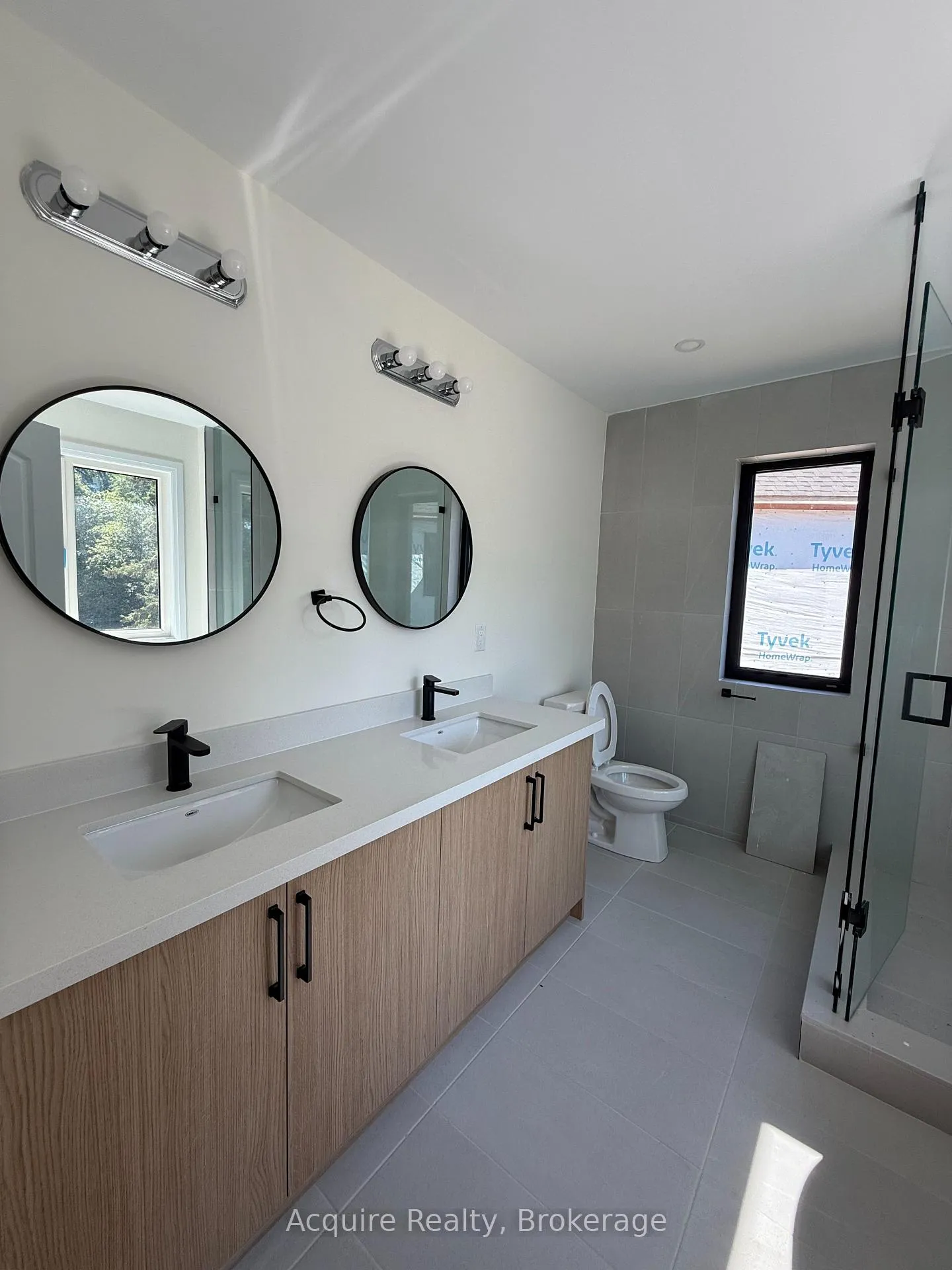 Photo 11 of 11 Dagenham Drive, Whitby, Rural Whitby — HOMEH