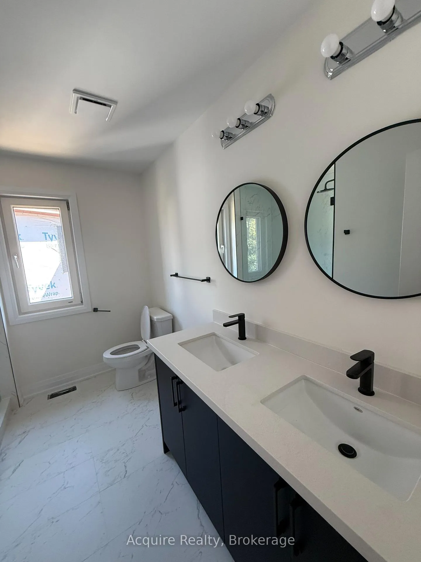 Photo 16 of 11 Dagenham Drive, Whitby, Rural Whitby — HOMEH