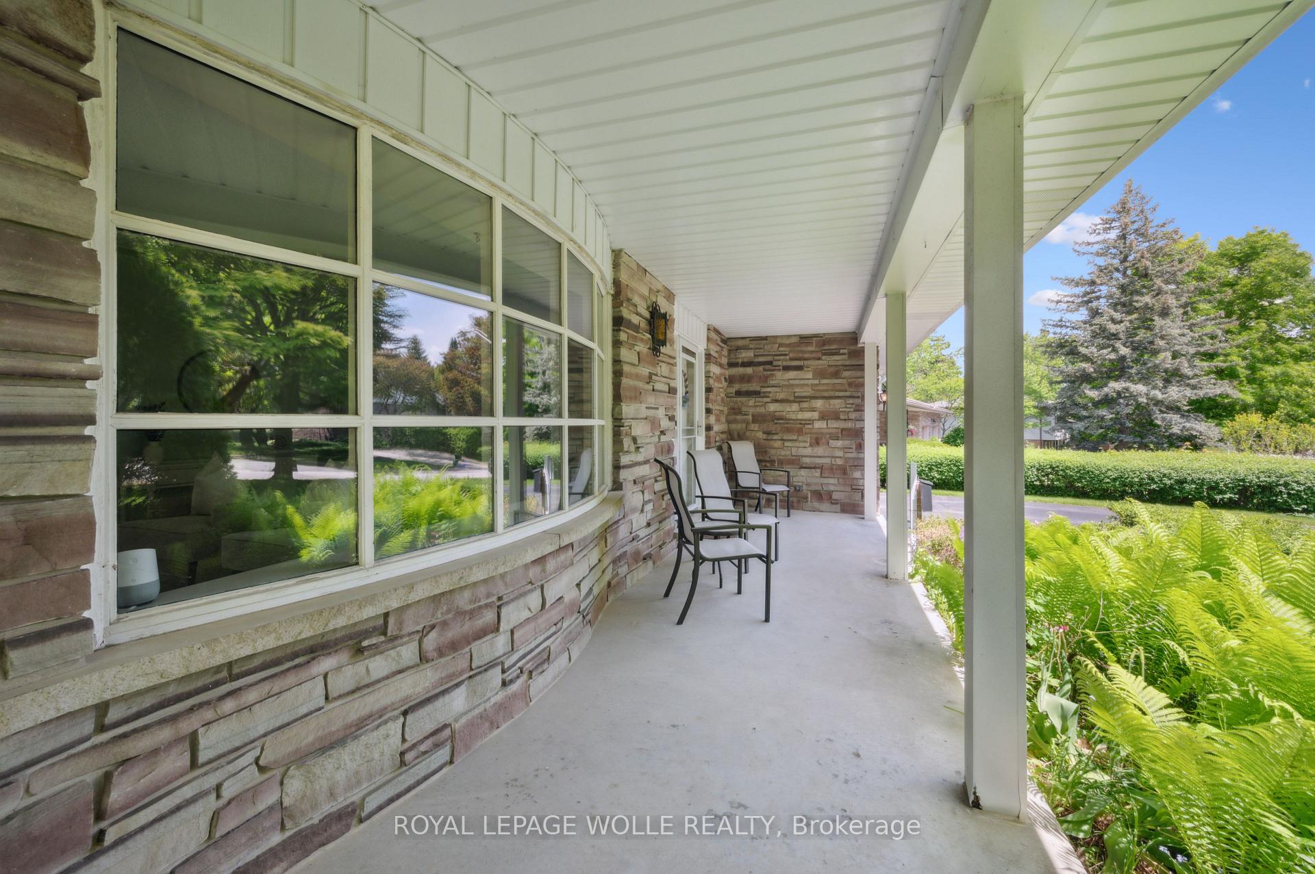Photo 5 of 143 Weston Place, Waterloo — HOMEH