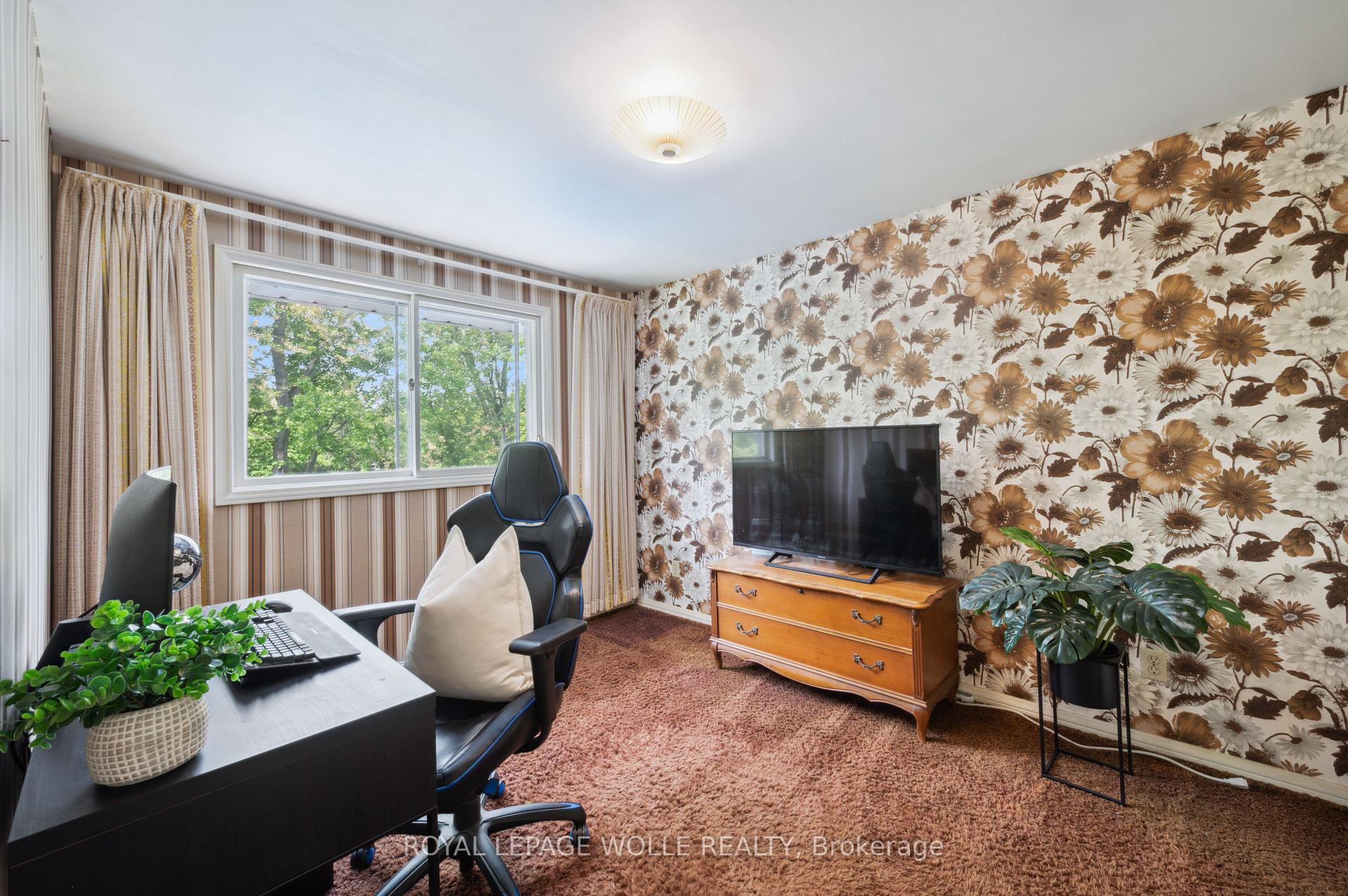 Photo 22 of 143 Weston Place, Waterloo — HOMEH