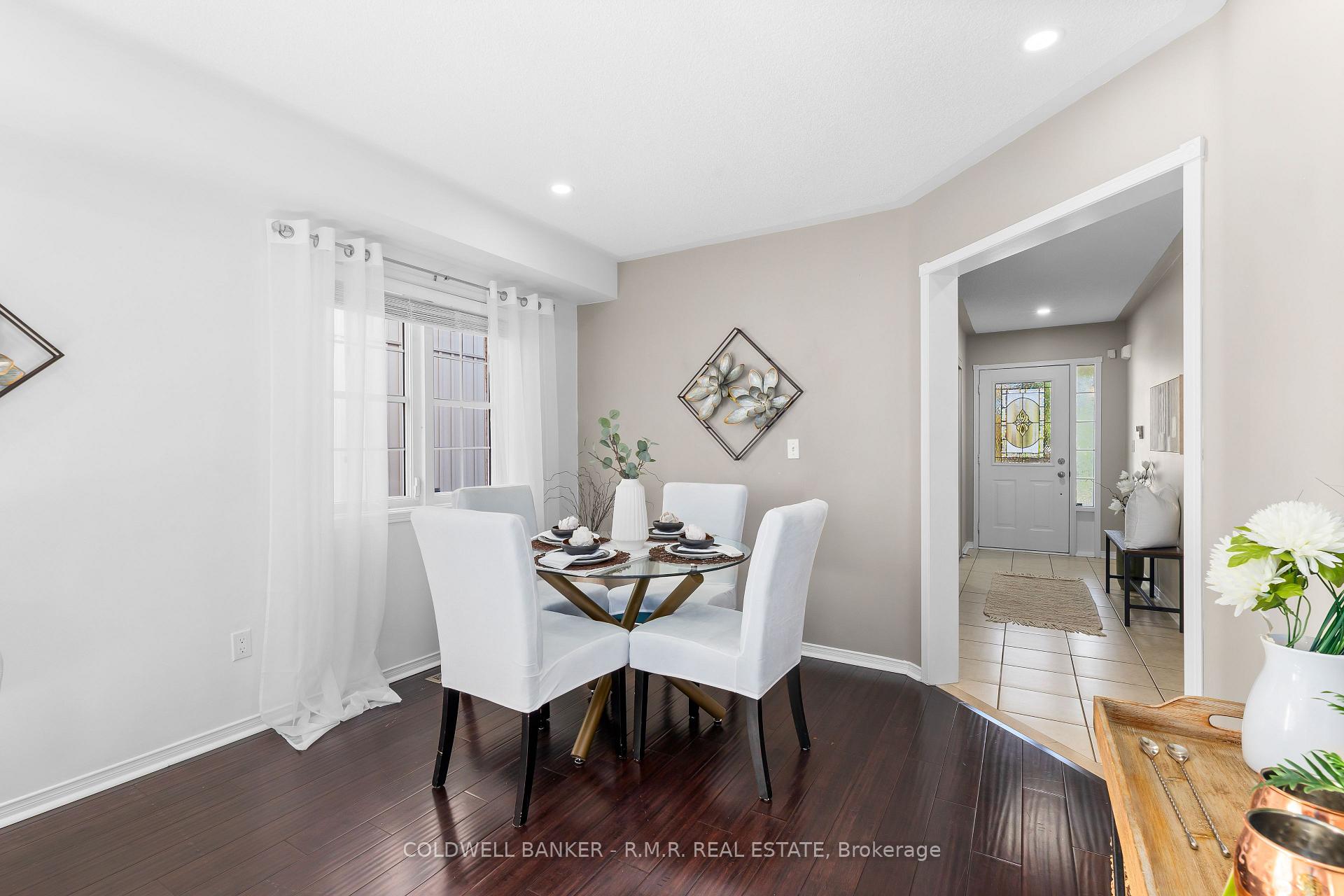Photo 3 of 62 Ipswich Place, Whitby, Brooklin — HOMEH