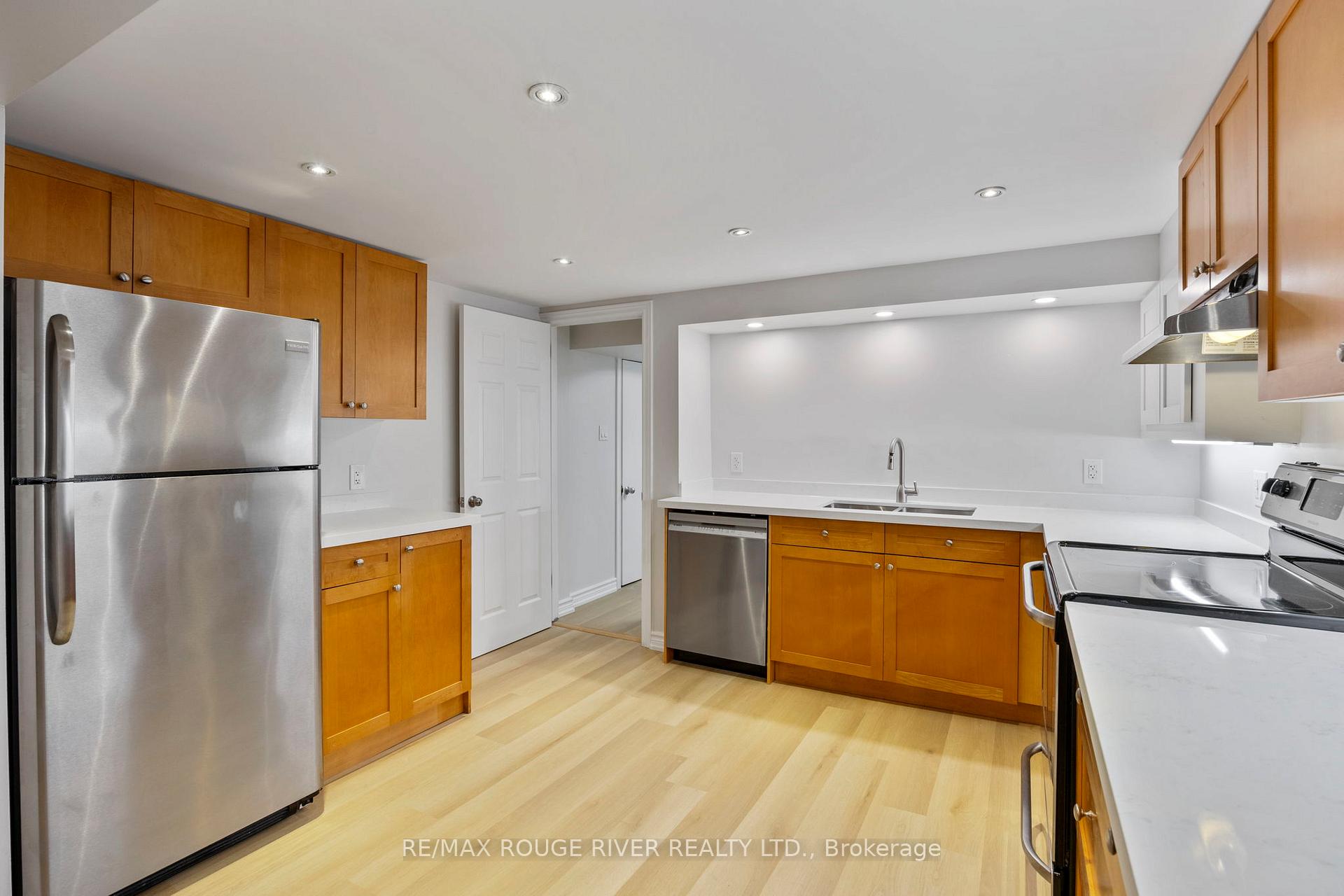 Photo 5 of Unit Lower, 902 Donovan Crescent, Whitby, Williamsburg — HOMEH