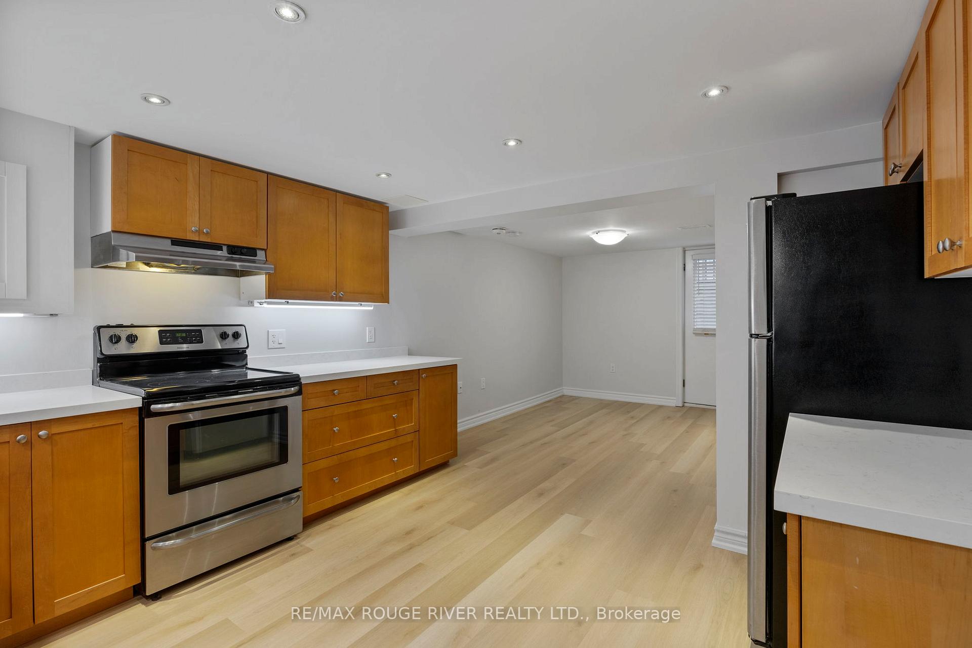 Photo 6 of Unit Lower, 902 Donovan Crescent, Whitby, Williamsburg — HOMEH