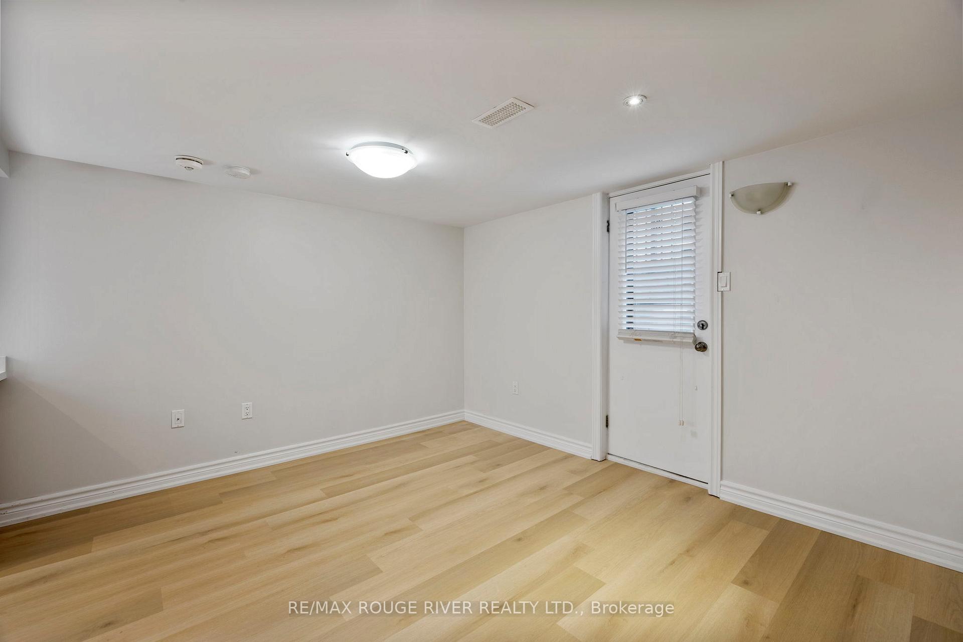 Photo 7 of Unit Lower, 902 Donovan Crescent, Whitby, Williamsburg — HOMEH