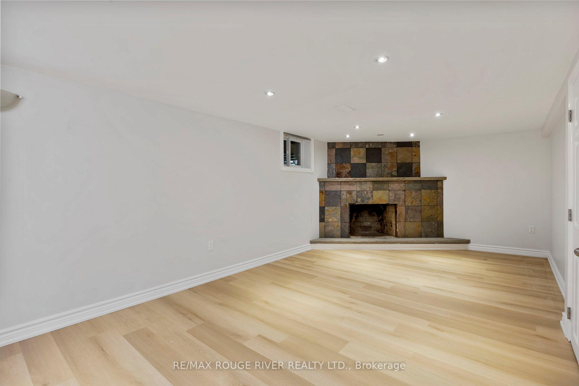 Photo 9 of Unit Lower, 902 Donovan Crescent, Whitby, Williamsburg — HOMEH