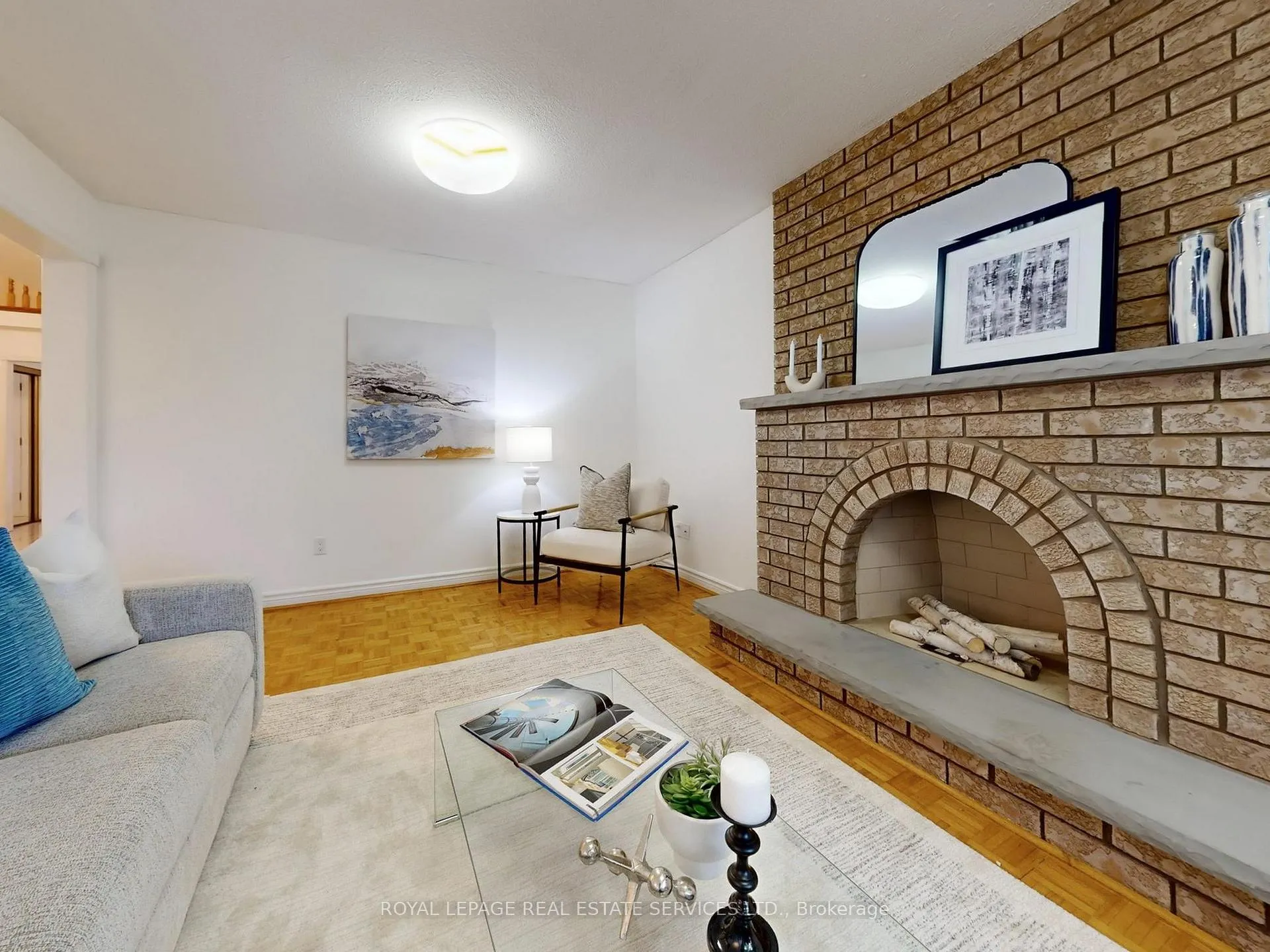 Photo 9 of 258 Westmount Boulevard, Vaughan, Beverley Glen — HOMEH
