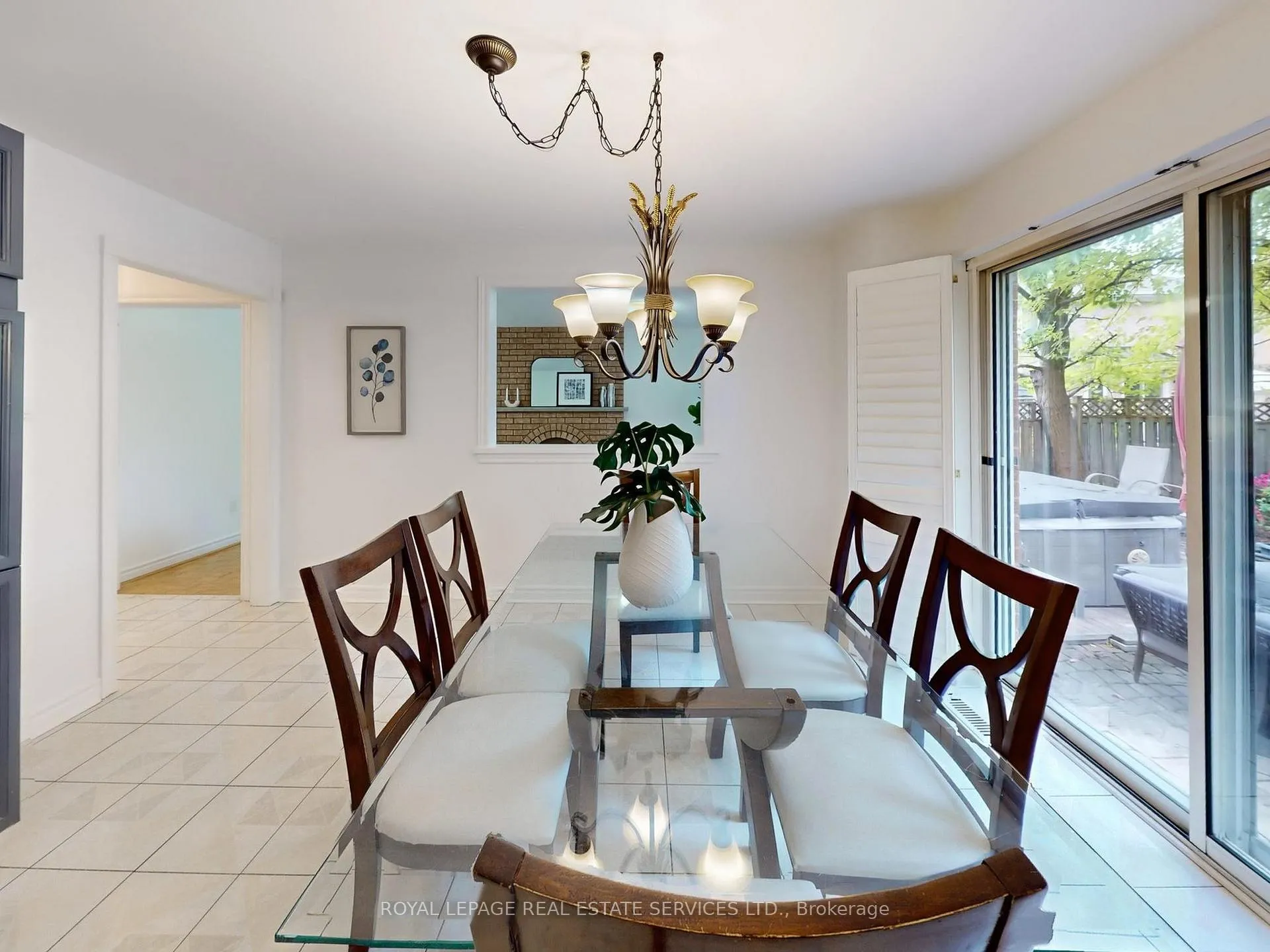 Photo 15 of 258 Westmount Boulevard, Vaughan, Beverley Glen — HOMEH