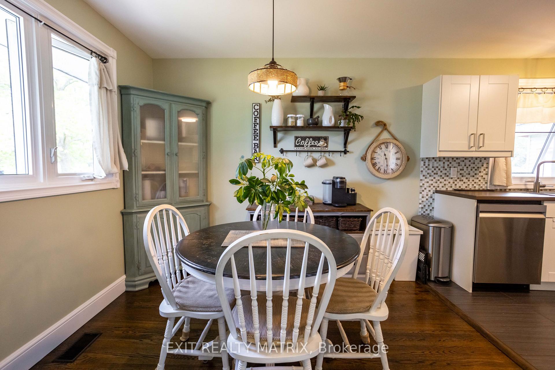 Photo 7 of 1860 Featherston Drive, Ottawa, Guildwood Estates - Urbandale Acres — HOMEH