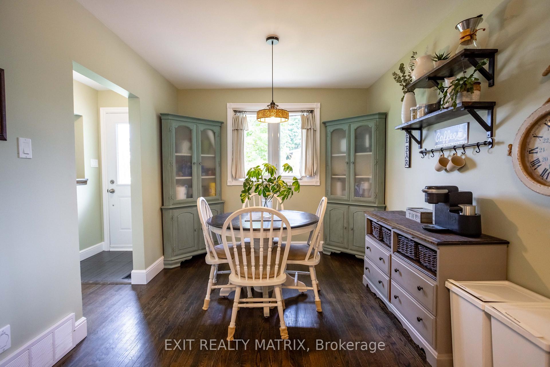 Photo 10 of 1860 Featherston Drive, Ottawa, Guildwood Estates - Urbandale Acres — HOMEH