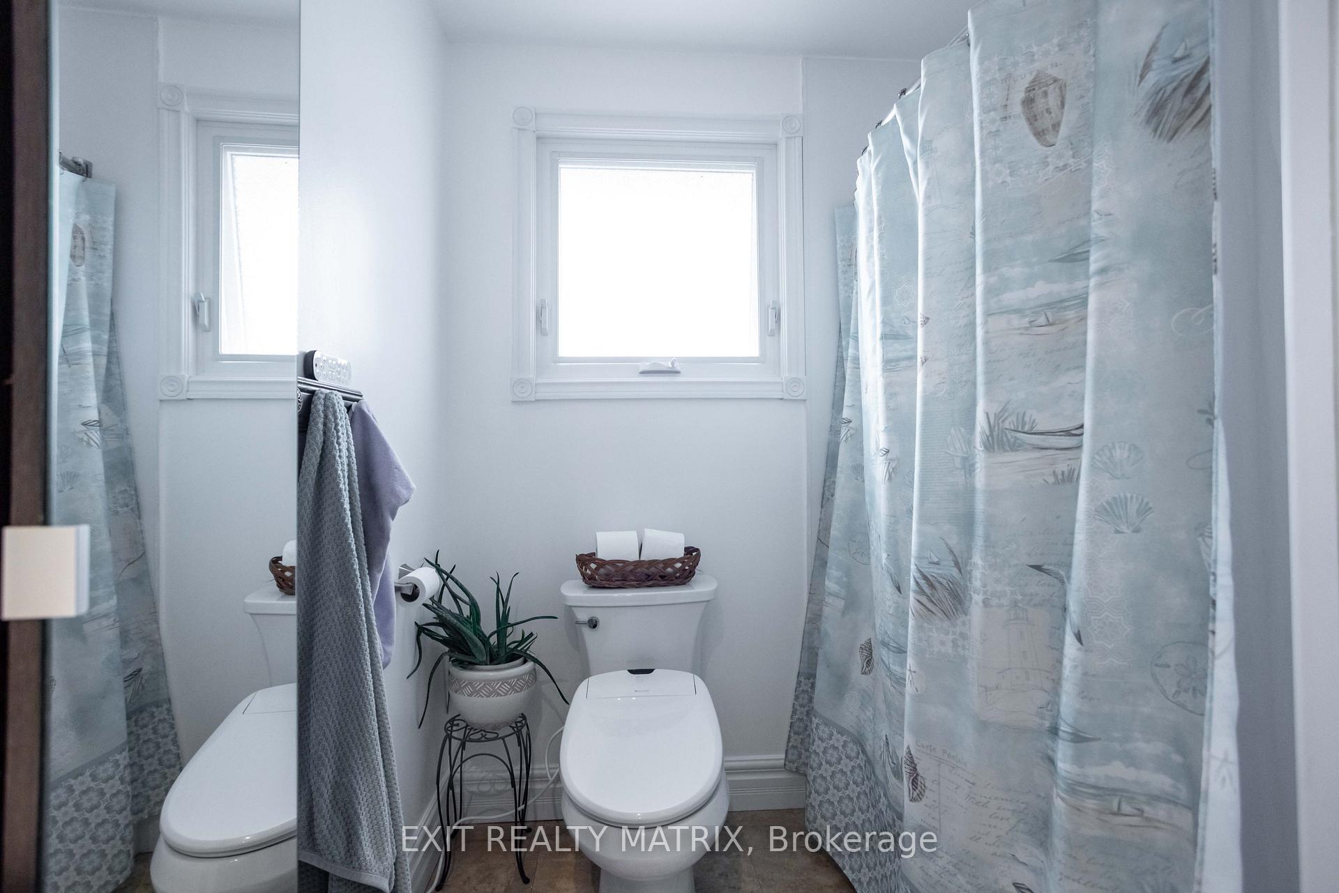 Photo 23 of 1860 Featherston Drive, Ottawa, Guildwood Estates - Urbandale Acres — HOMEH
