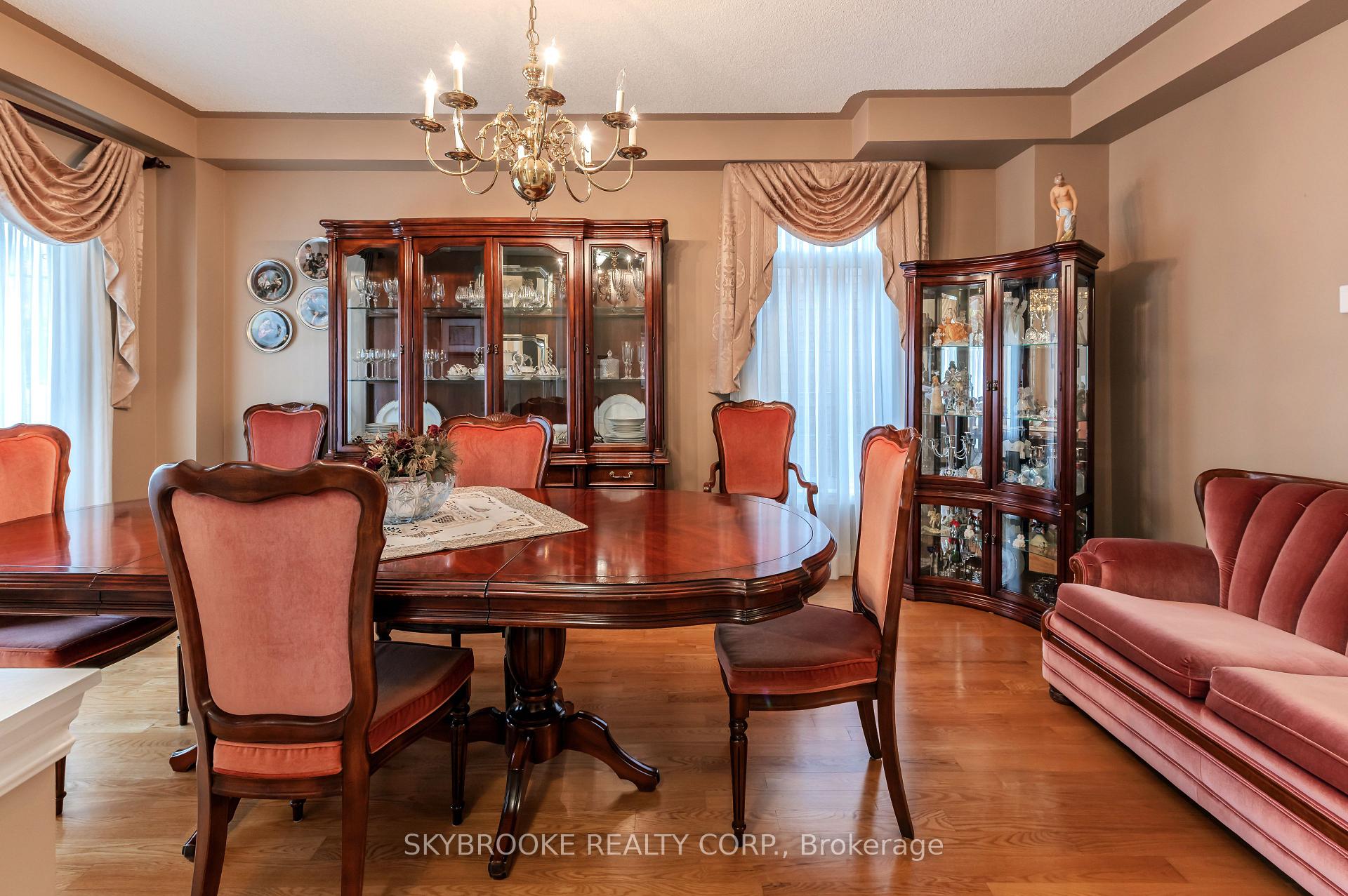 Photo 8 of 84 Chateau Drive, Vaughan, Vellore Village — HOMEH