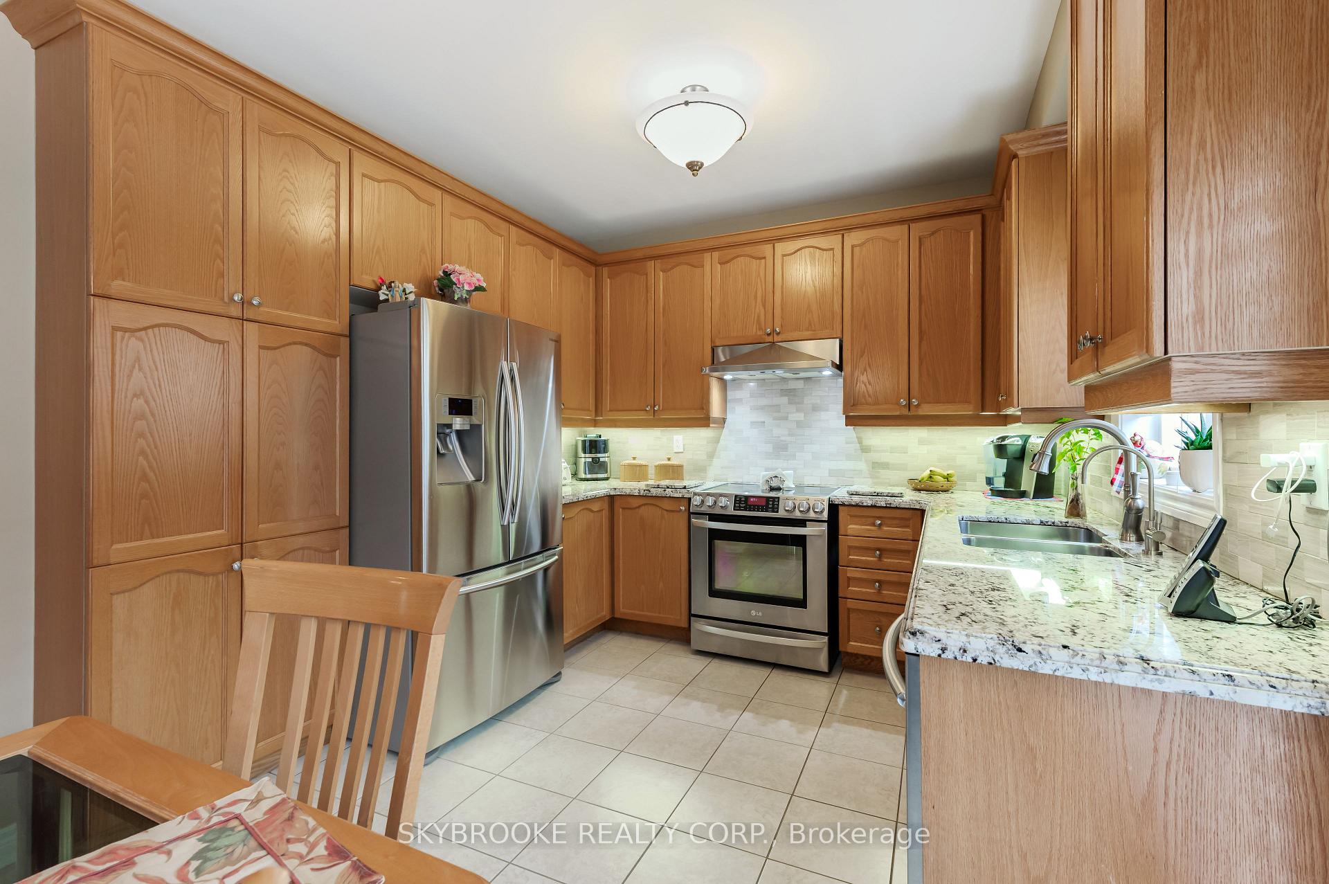 Photo 11 of 84 Chateau Drive, Vaughan, Vellore Village — HOMEH