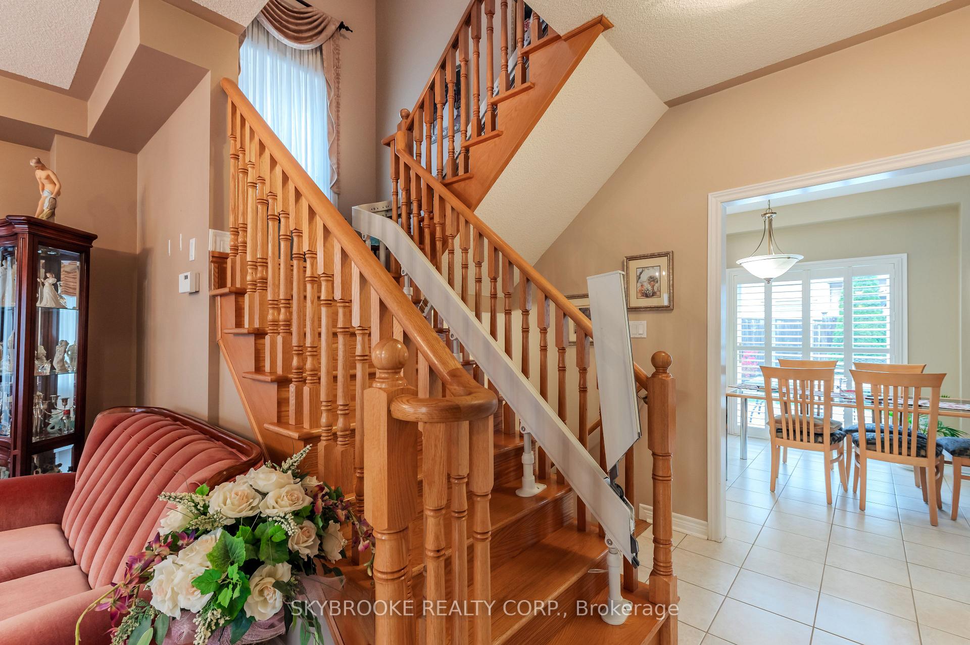 Photo 13 of 84 Chateau Drive, Vaughan, Vellore Village — HOMEH