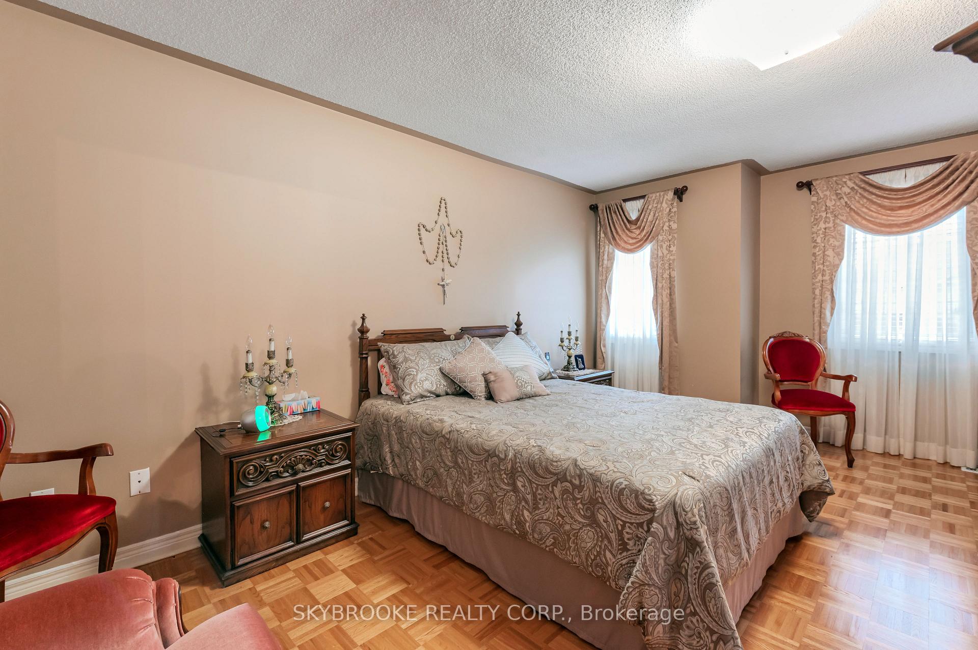 Photo 15 of 84 Chateau Drive, Vaughan, Vellore Village — HOMEH