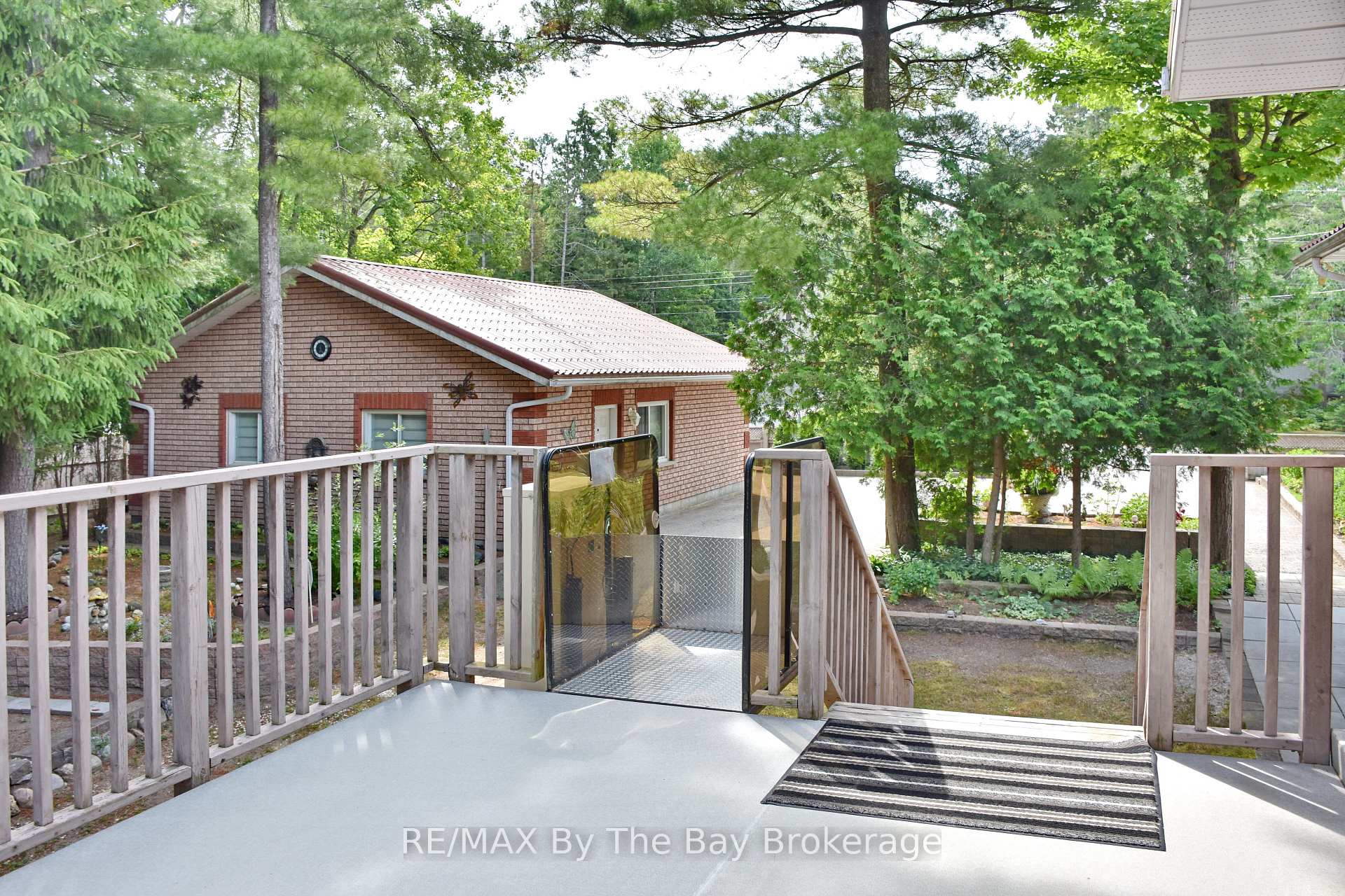 Photo 7 of 106 Deerbrook Drive, Wasaga Beach — HOMEH