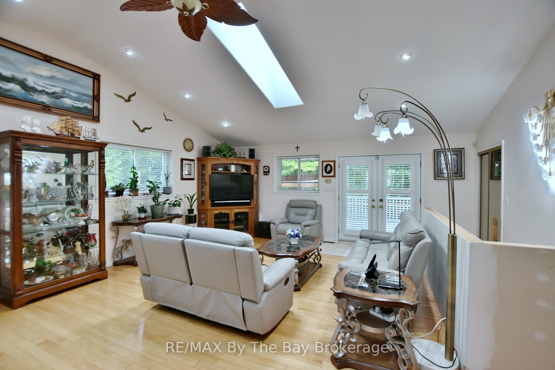 Photo 15 of 106 Deerbrook Drive, Wasaga Beach — HOMEH