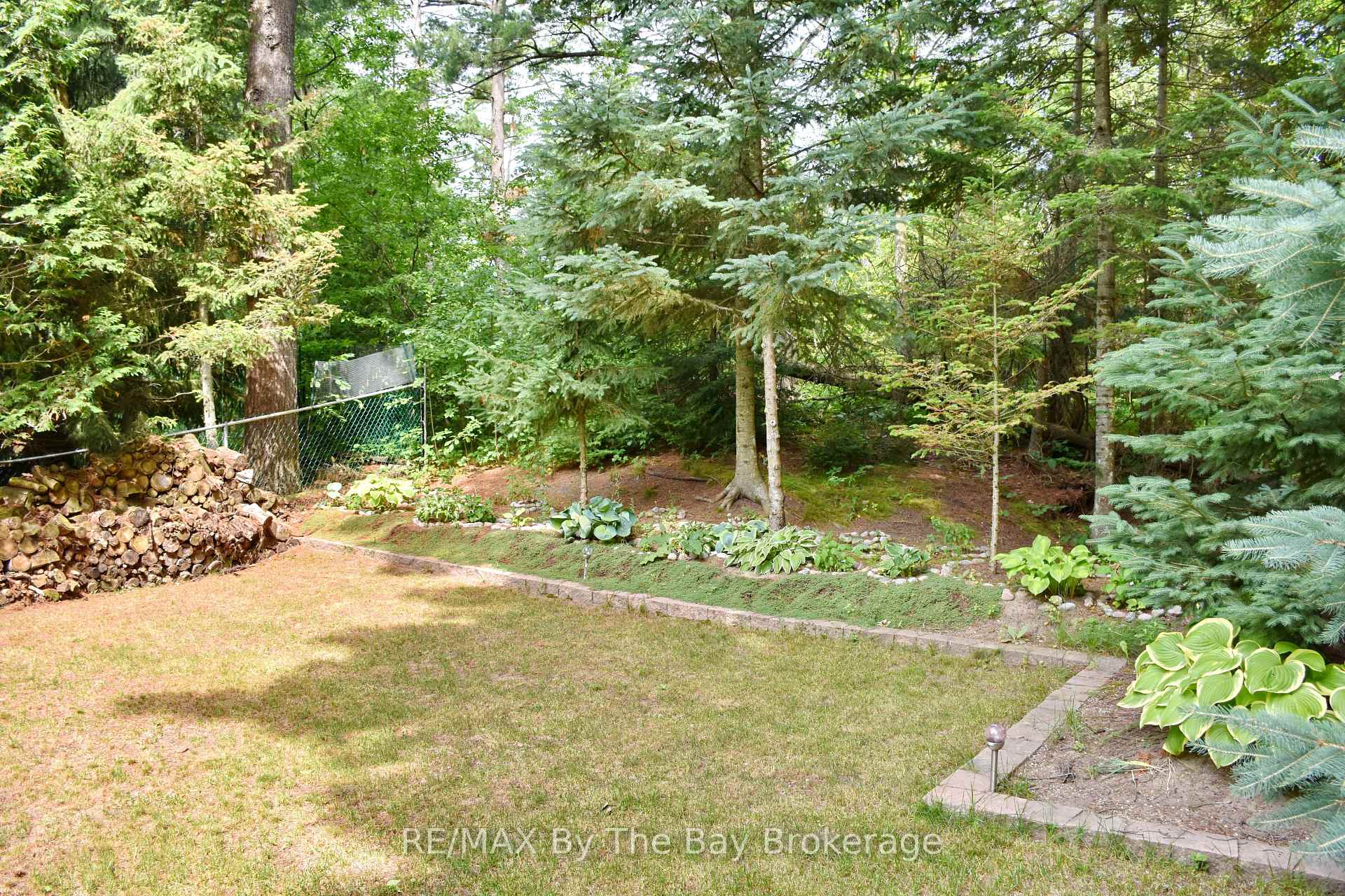 Photo 32 of 106 Deerbrook Drive, Wasaga Beach — HOMEH