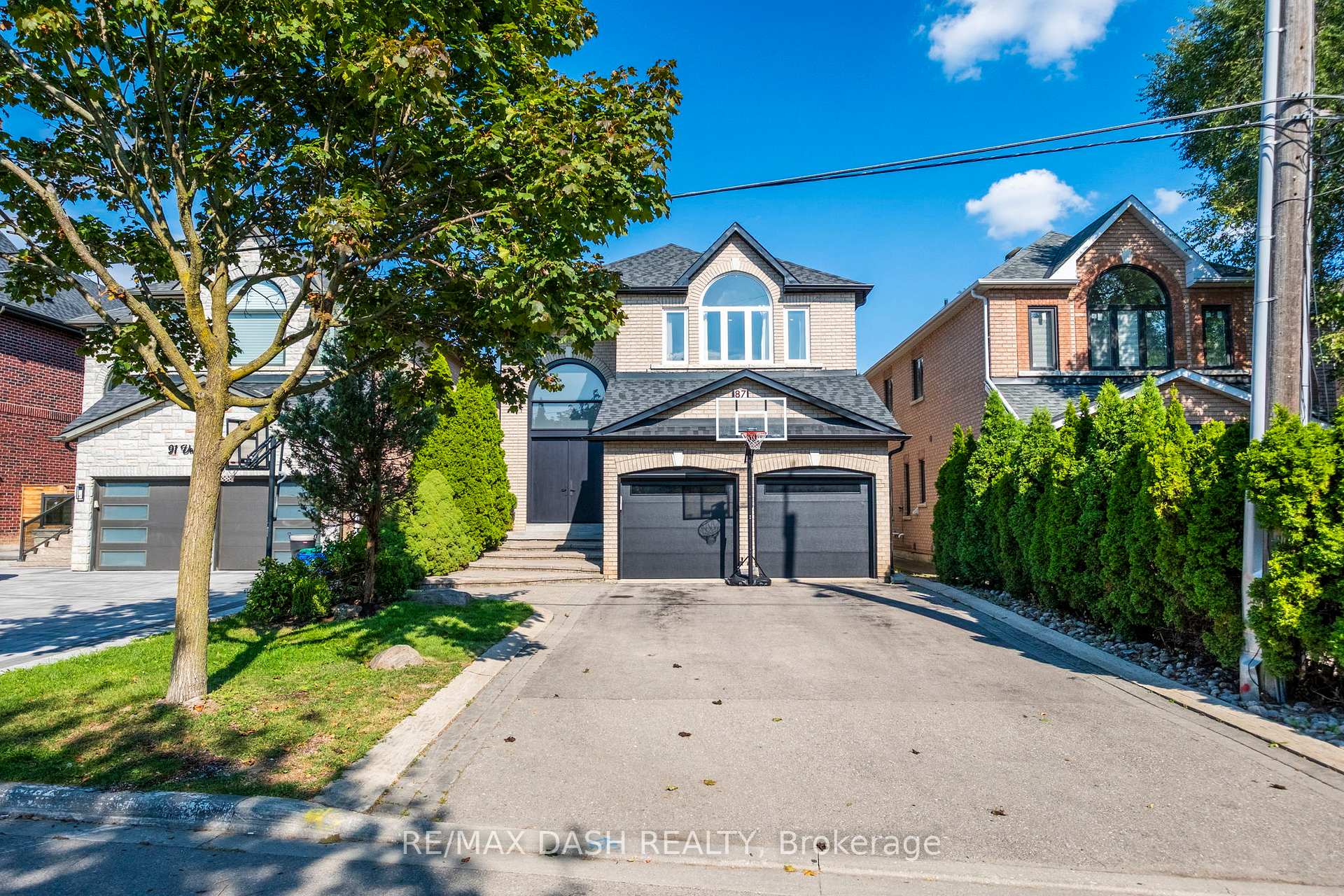 Photo 3 of 87 Vaughan Boulevard, Vaughan, Beverley Glen — HOMEH