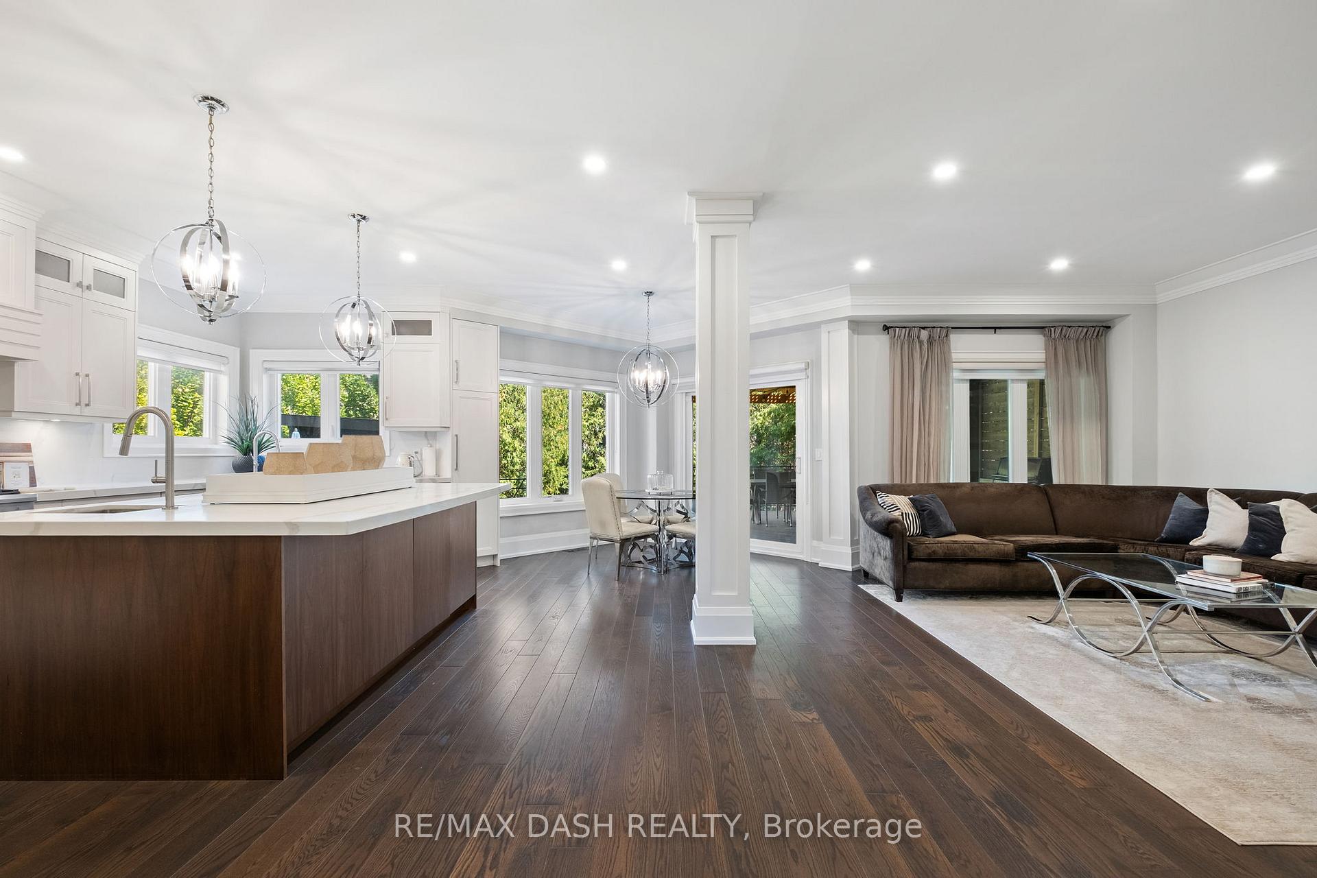 Photo 11 of 87 Vaughan Boulevard, Vaughan, Beverley Glen — HOMEH